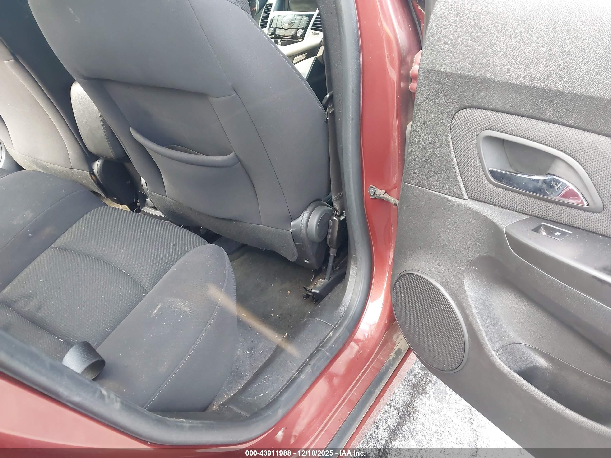 CHEVROLET CRUZE image 8