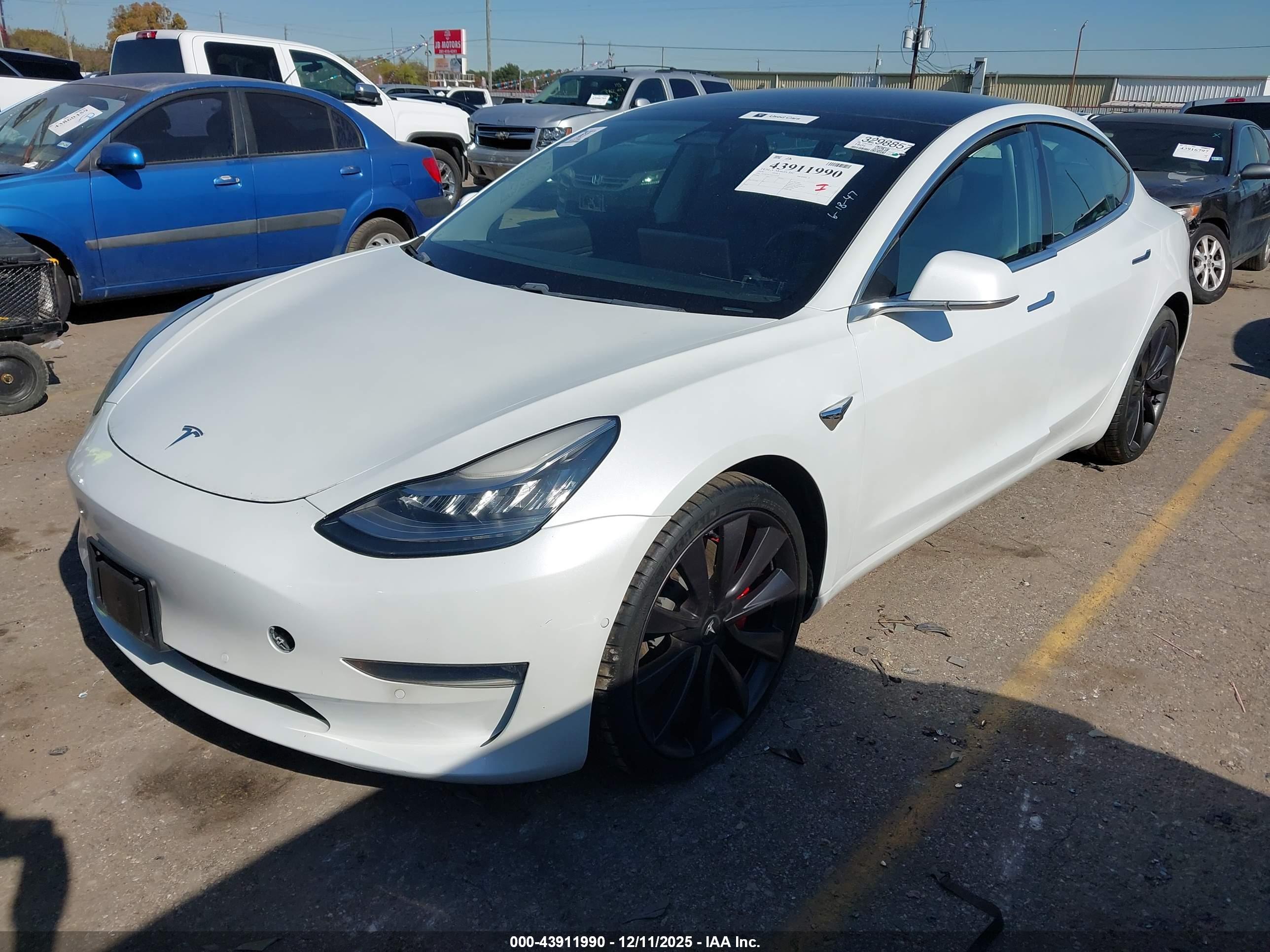 TESLA MODEL image 2