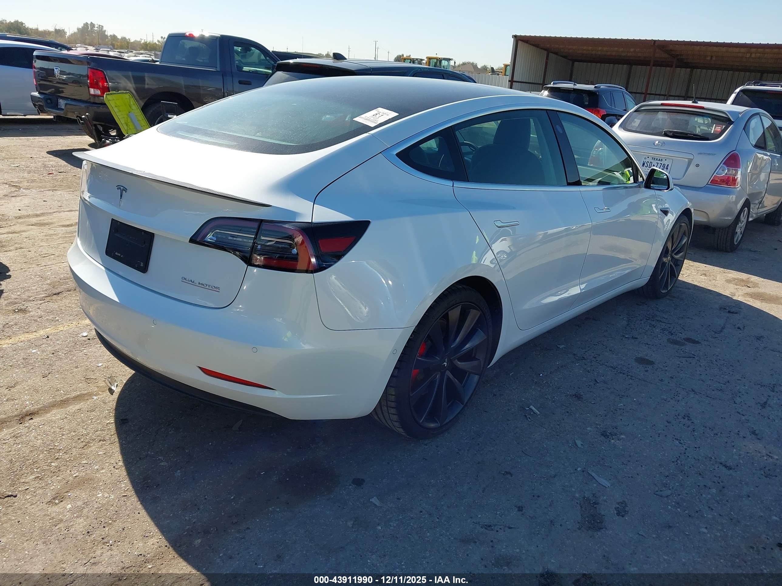 TESLA MODEL image 4
