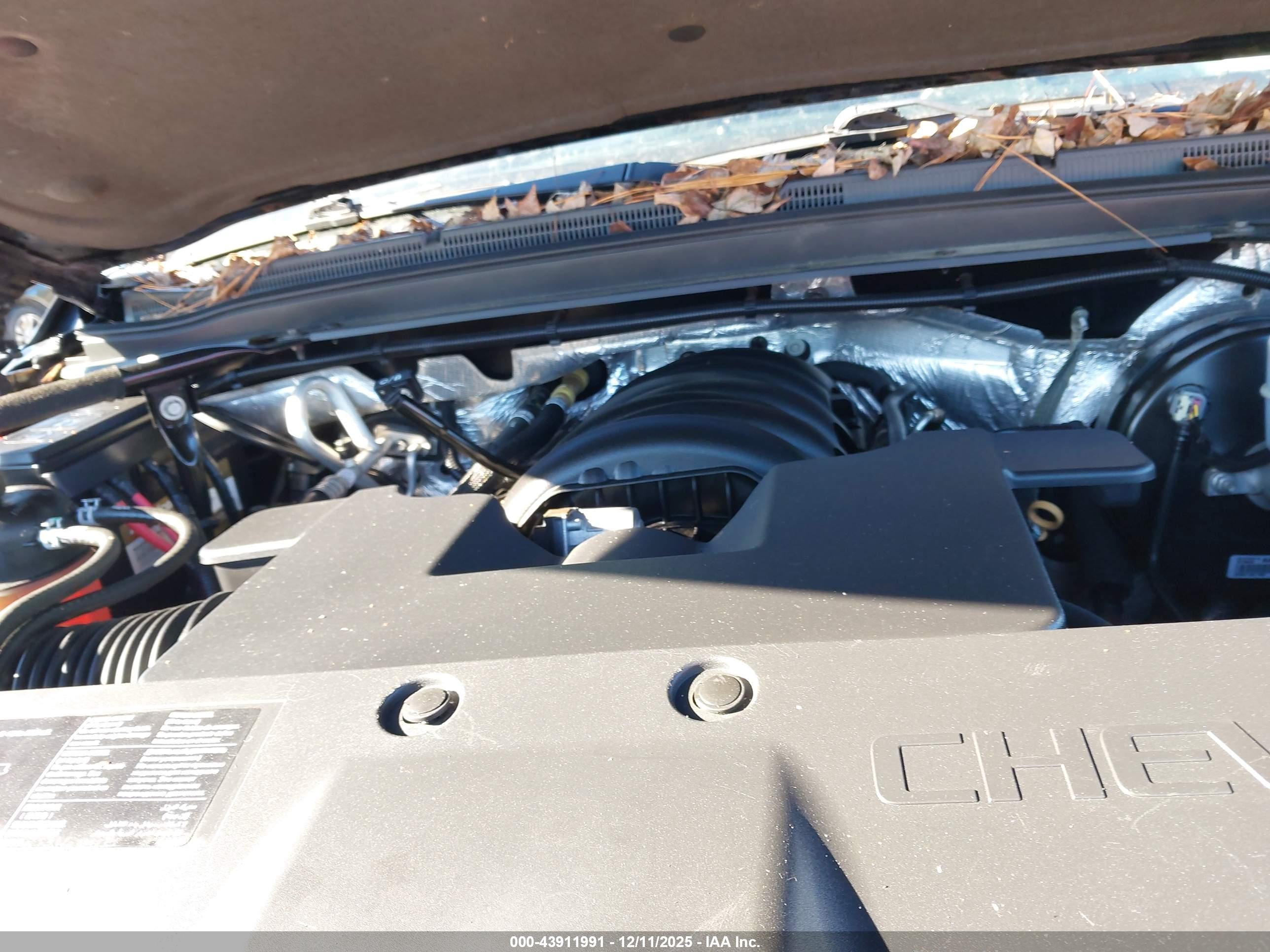CHEVROLET TAHOE image 10
