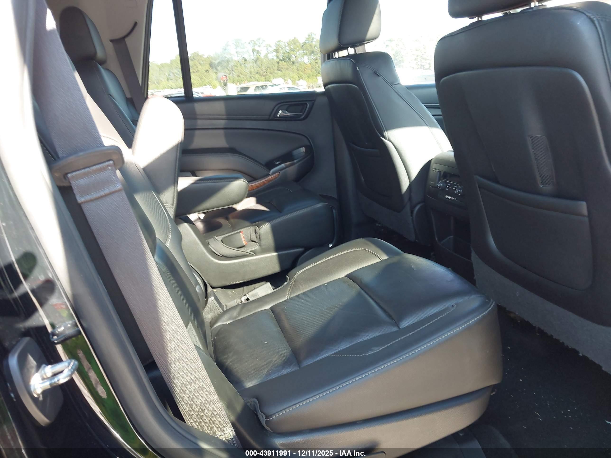 CHEVROLET TAHOE image 8