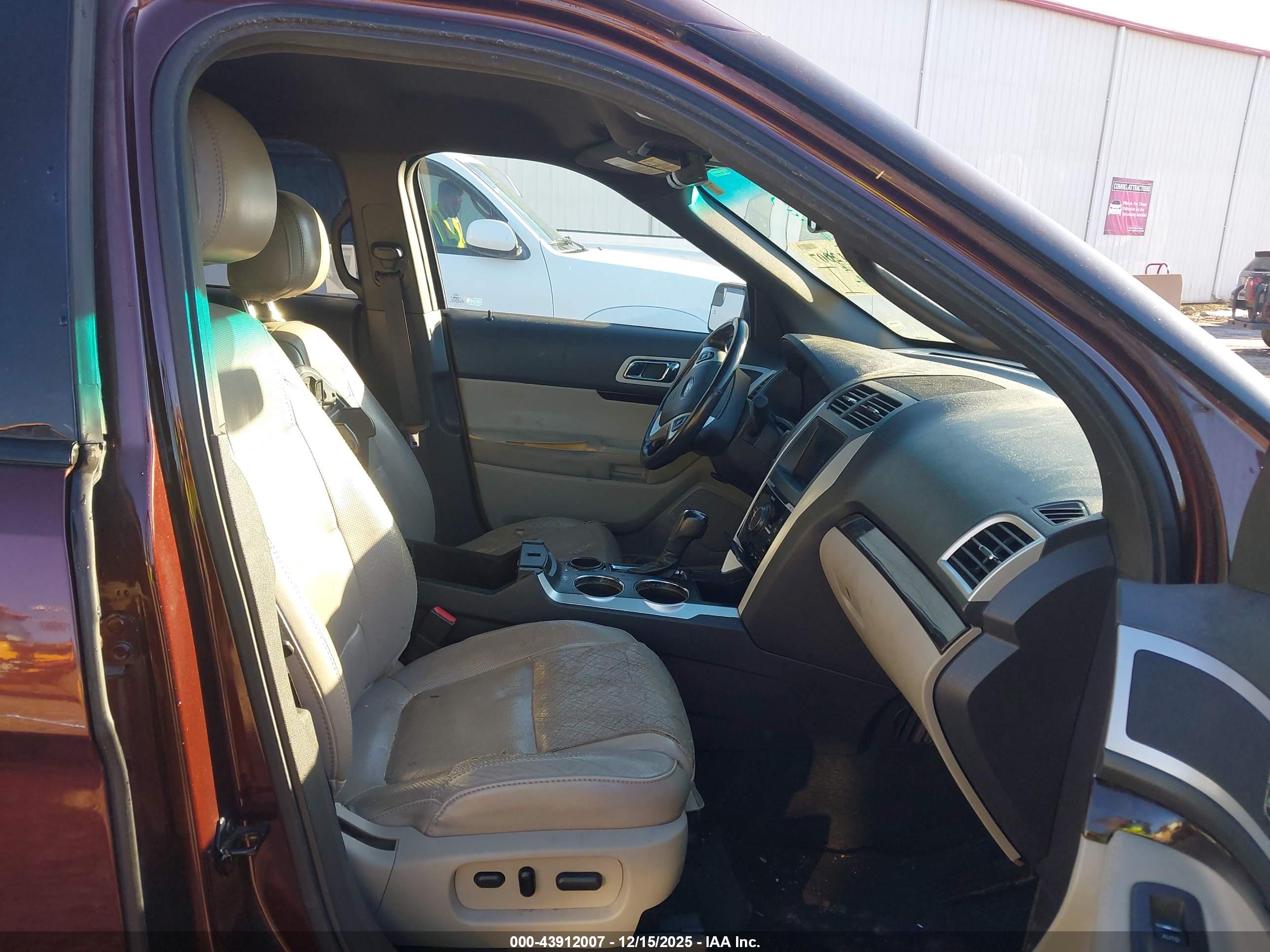 FORD EXPLORER image 5
