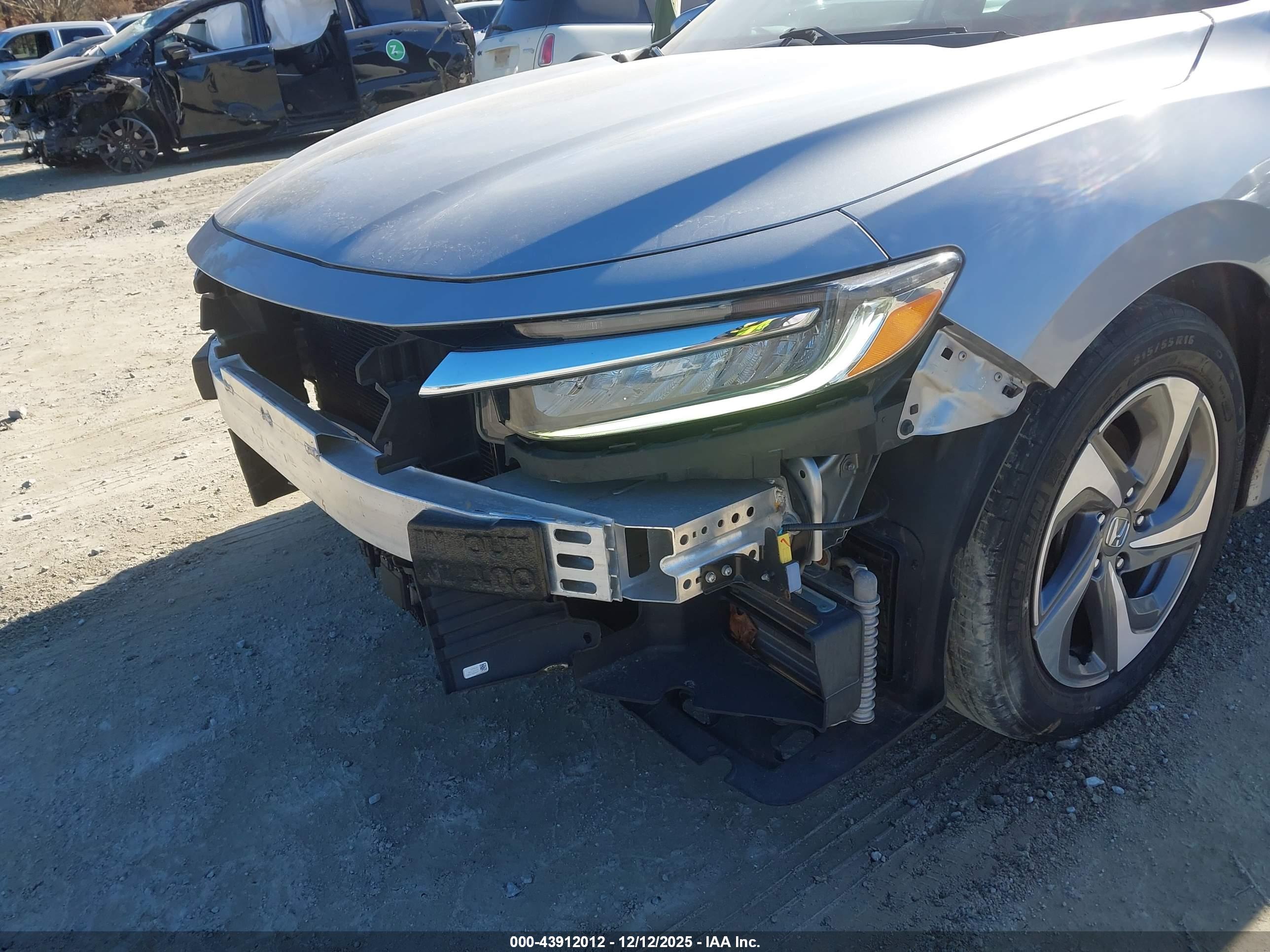 HONDA INSIGHT image 6