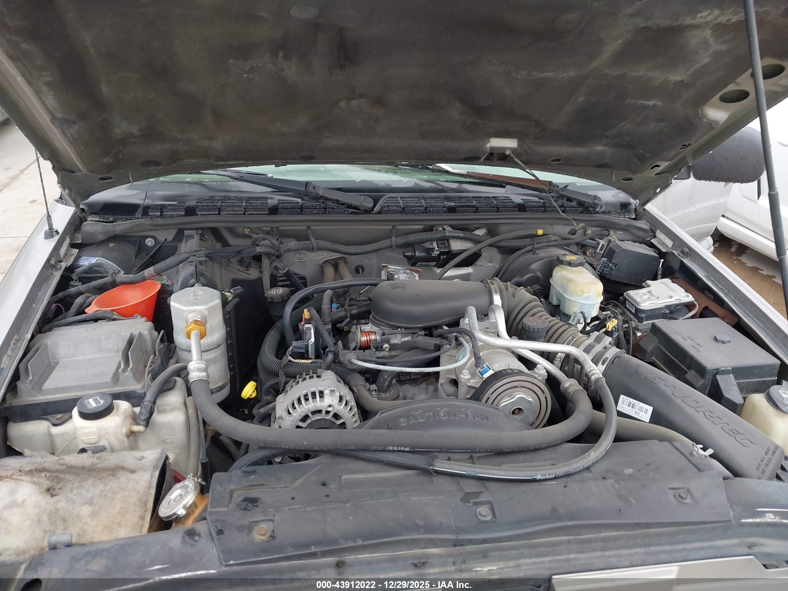 CHEVROLET BLAZER image 10