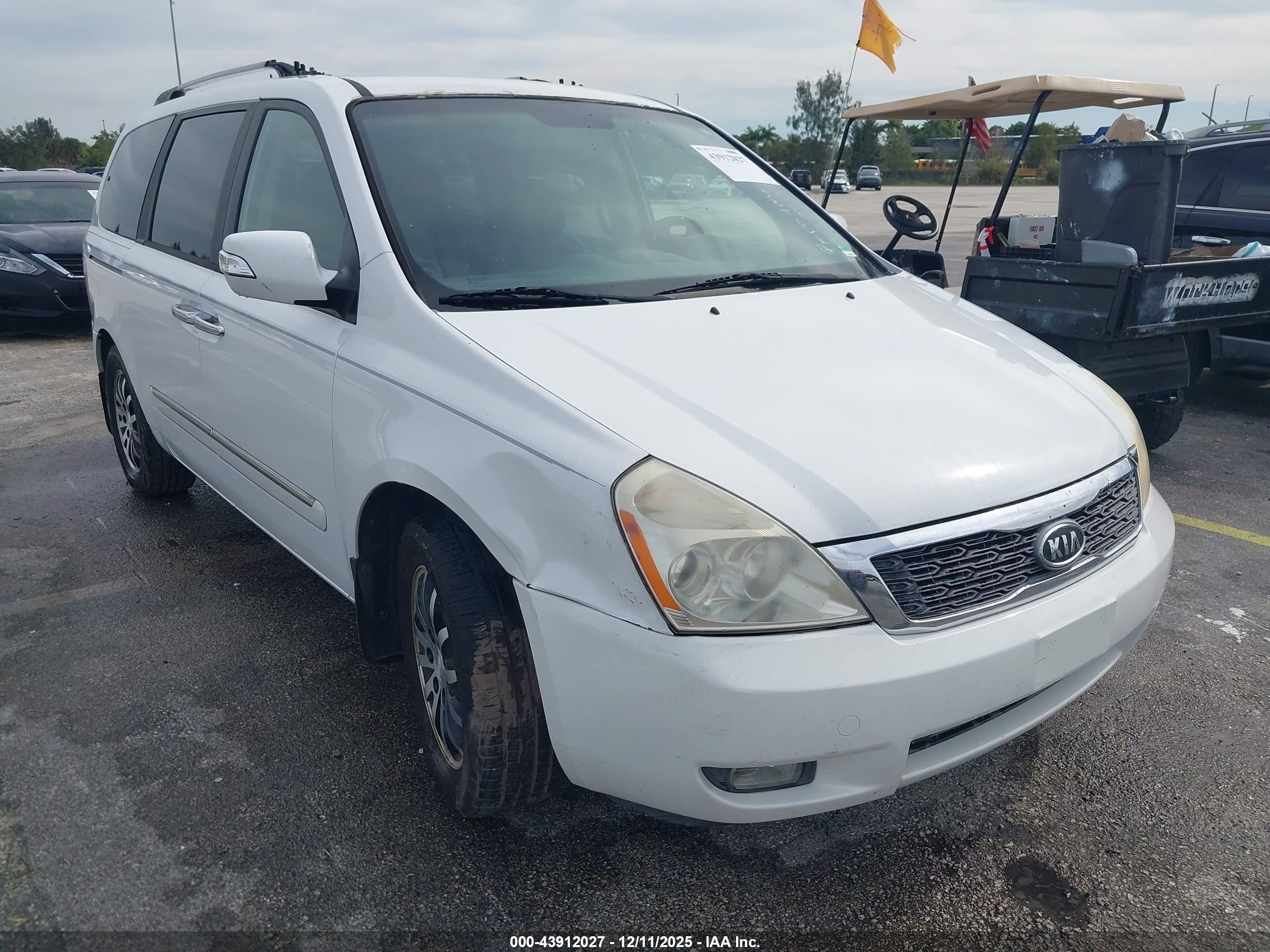 KIA SEDONA image 6