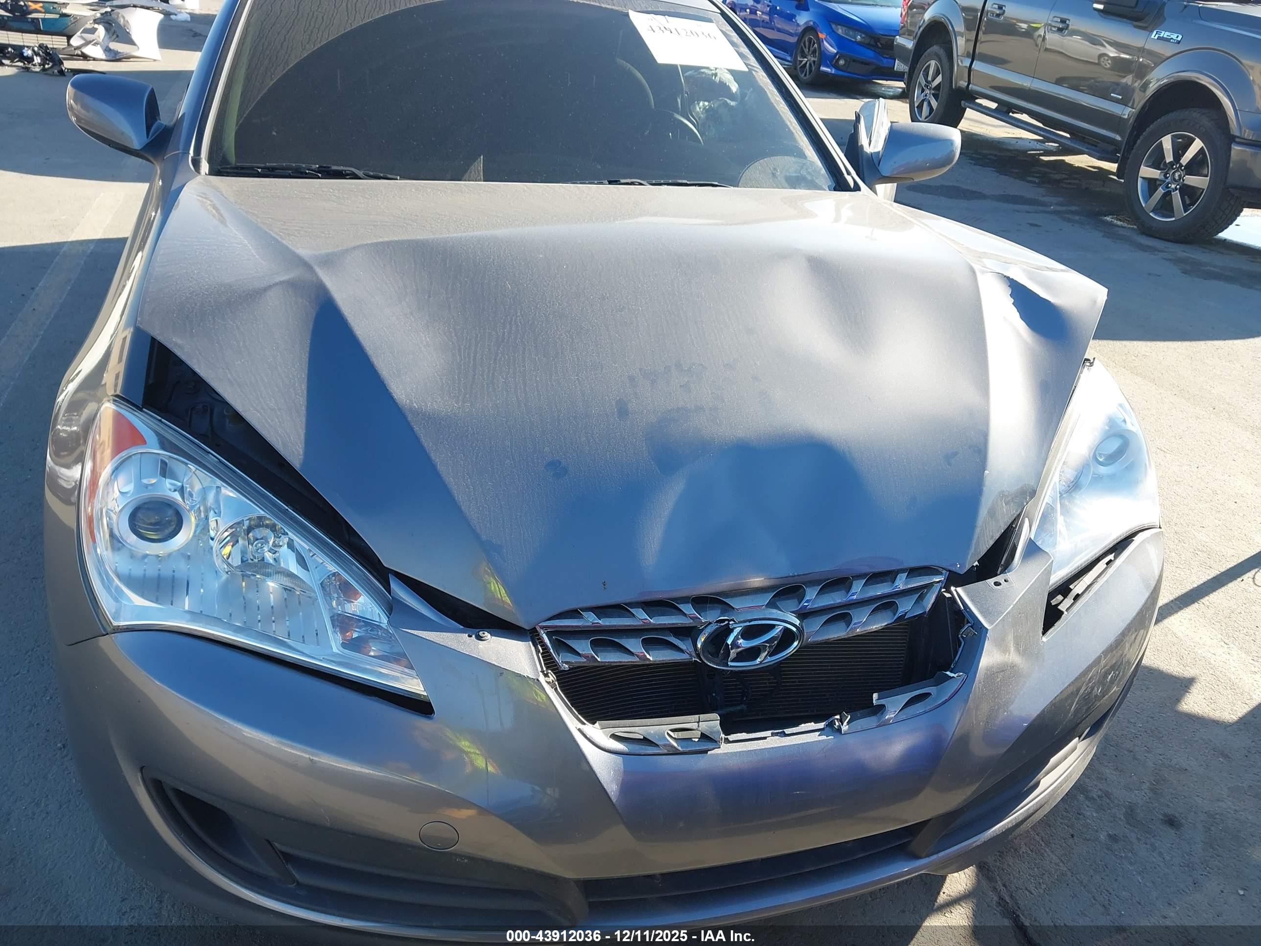 HYUNDAI GENESIS image 6