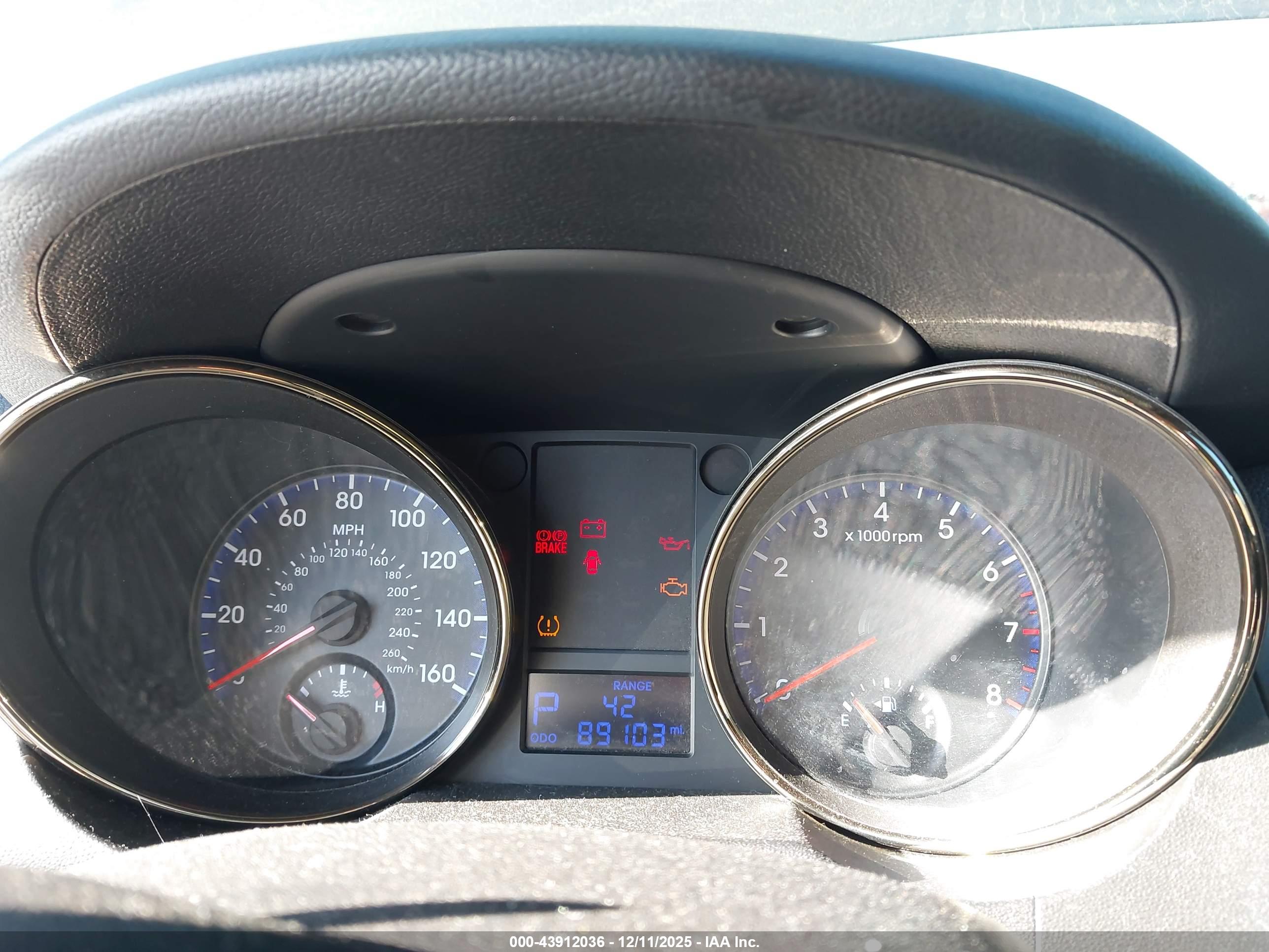 HYUNDAI GENESIS image 7