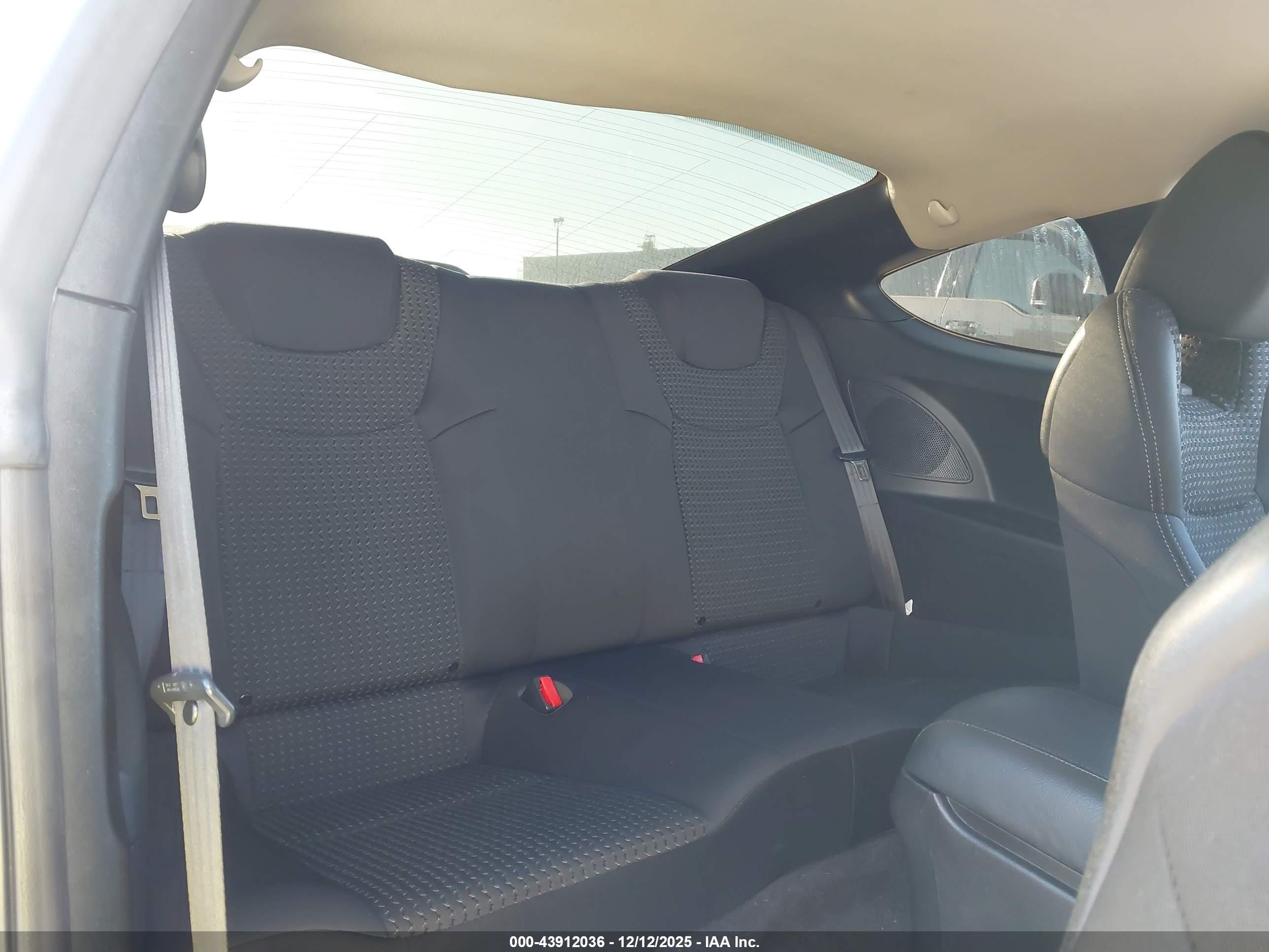 HYUNDAI GENESIS image 8