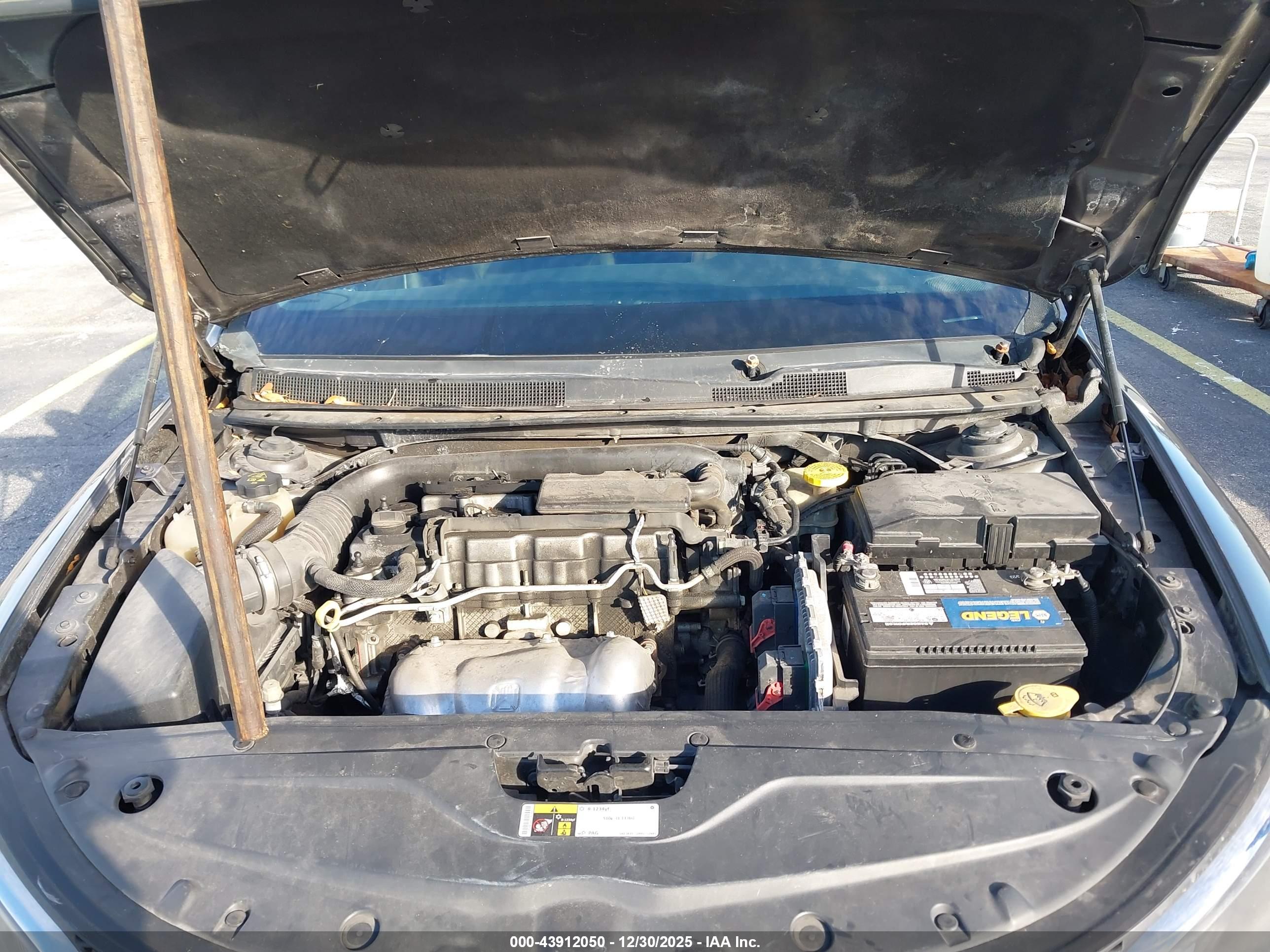 CHRYSLER 200 image 10