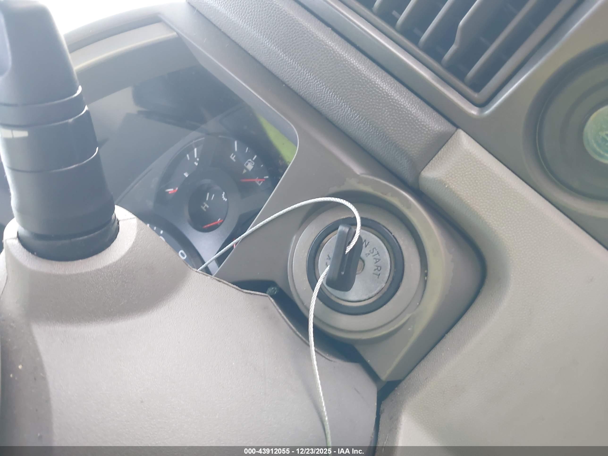 INFINITI QX56 image 11
