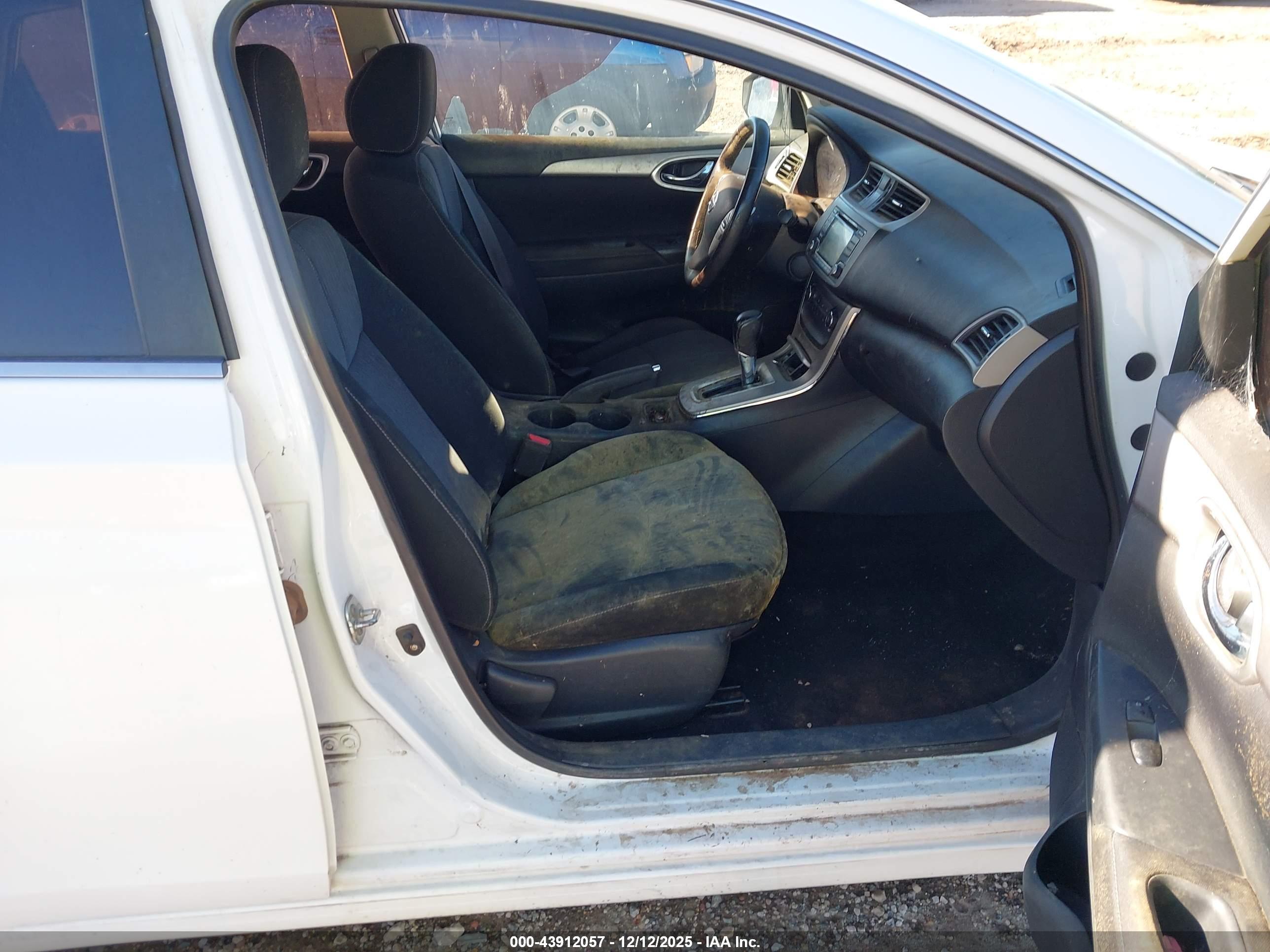 NISSAN SENTRA image 5