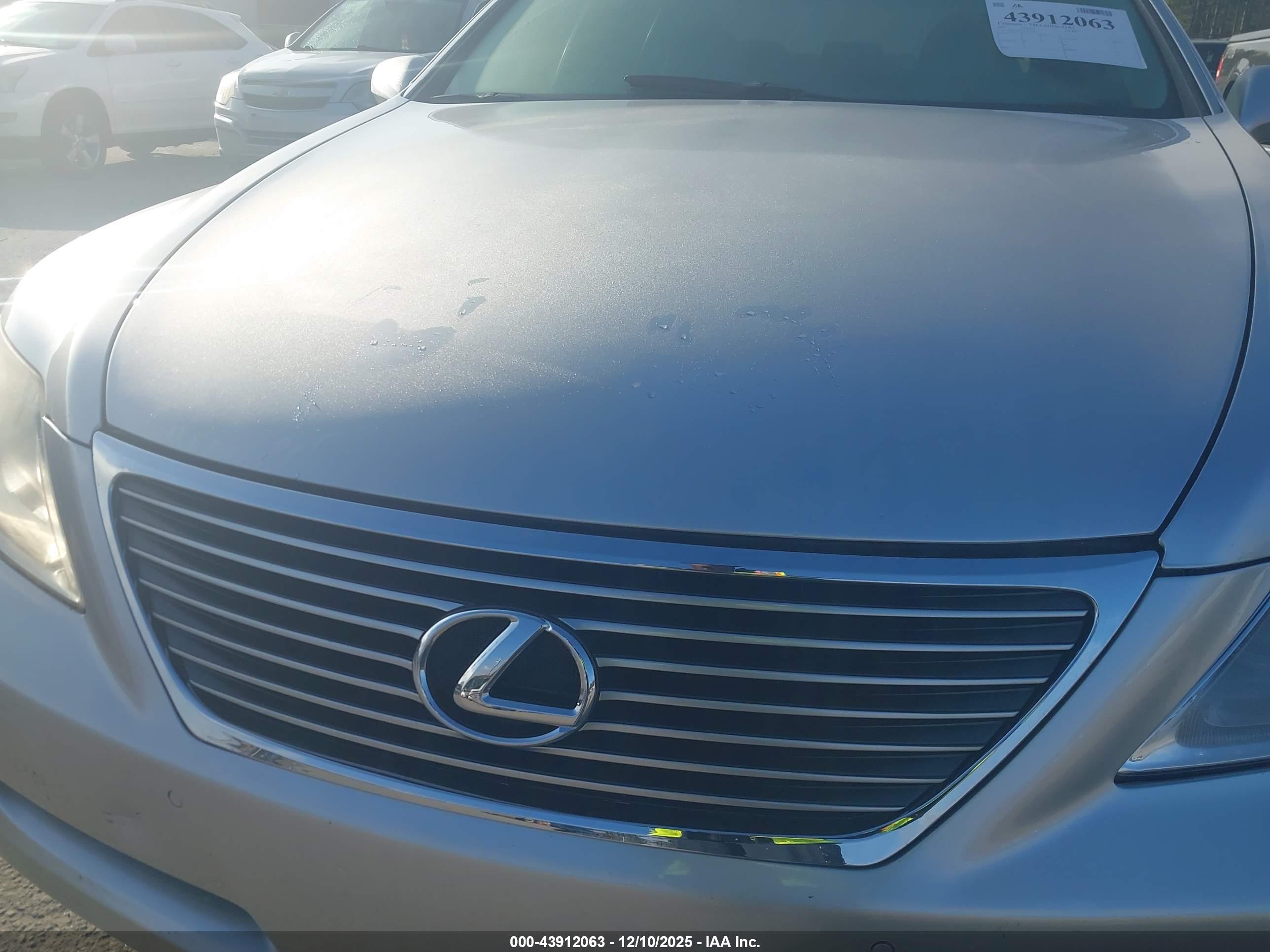 LEXUS LS image 6