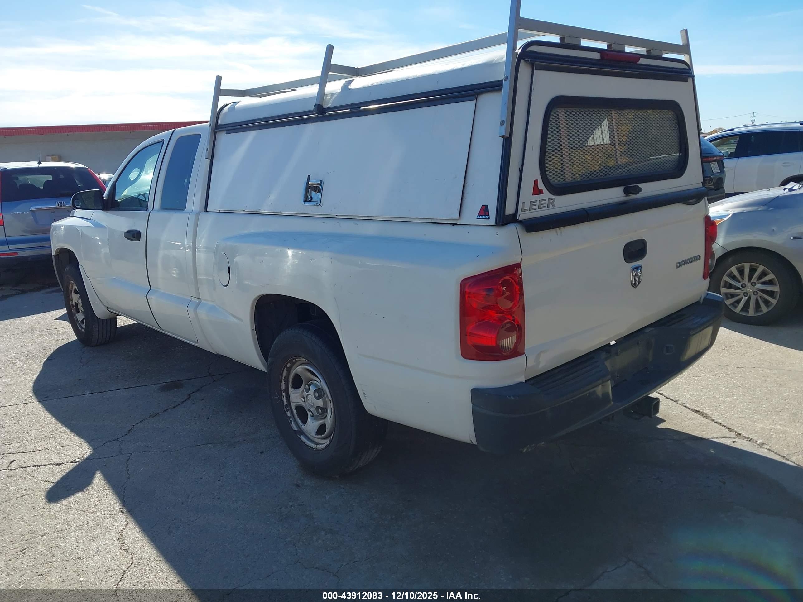 DODGE DAKOTA image 3