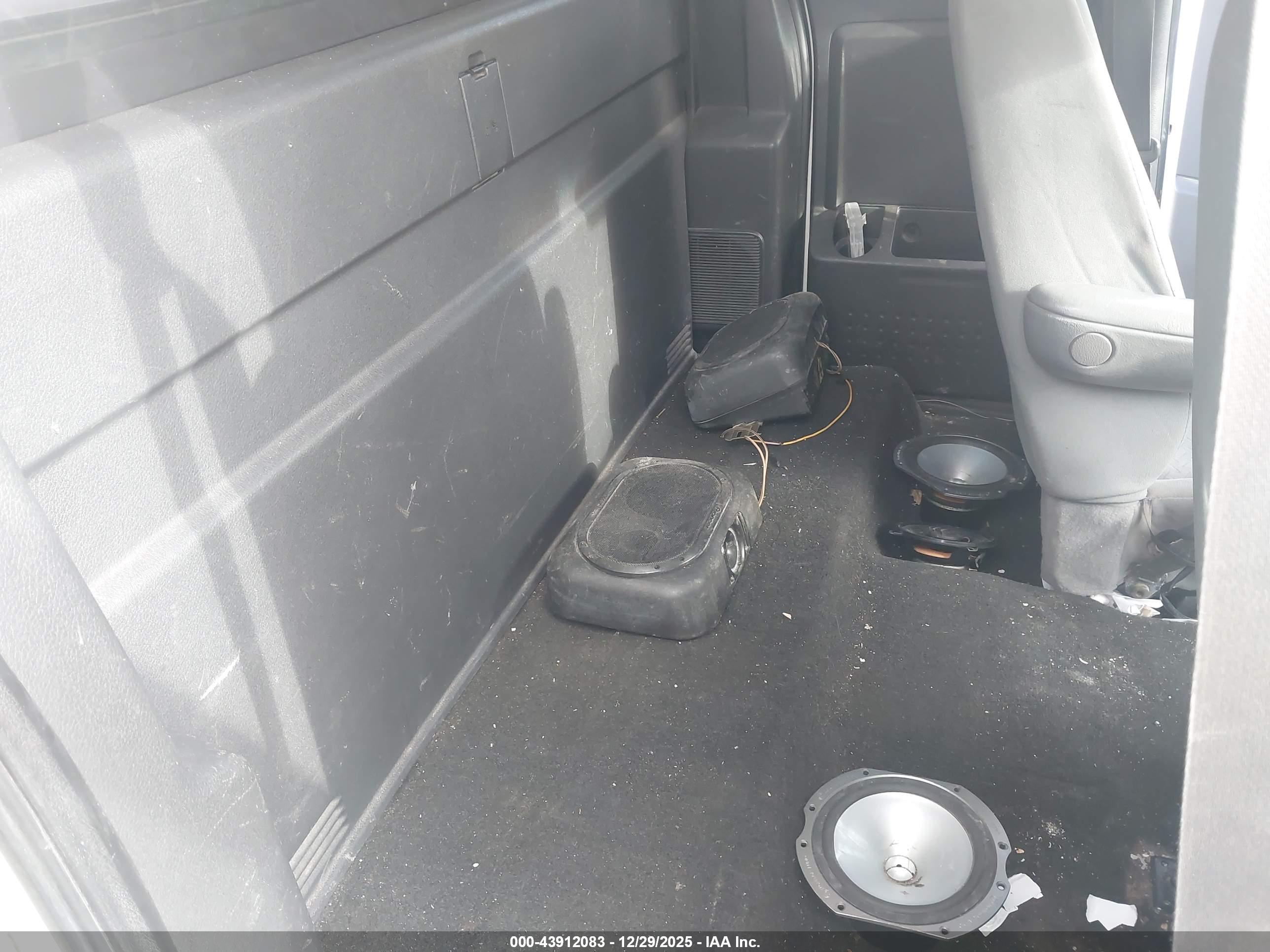 DODGE DAKOTA image 8