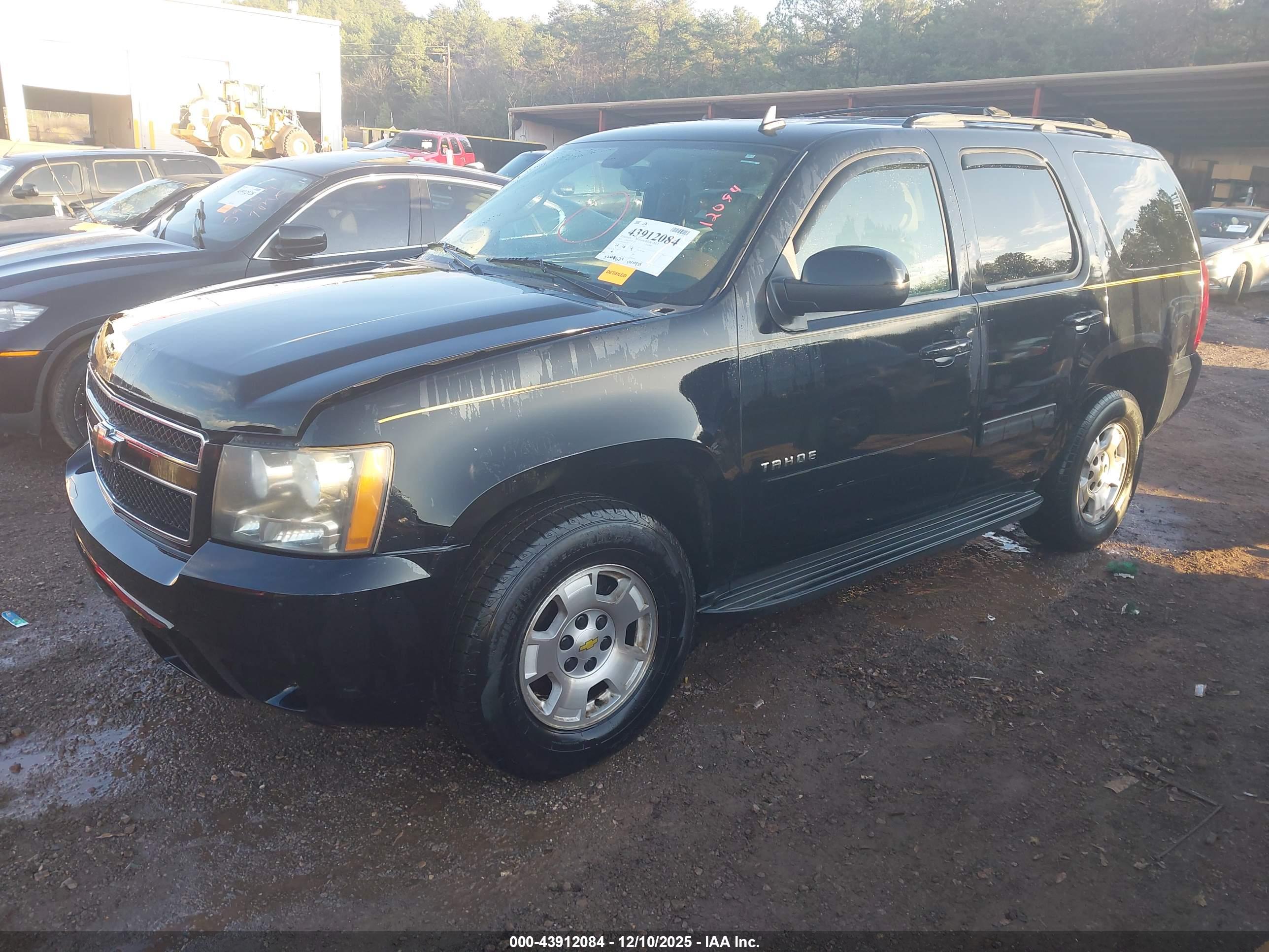 CHEVROLET TAHOE image 2