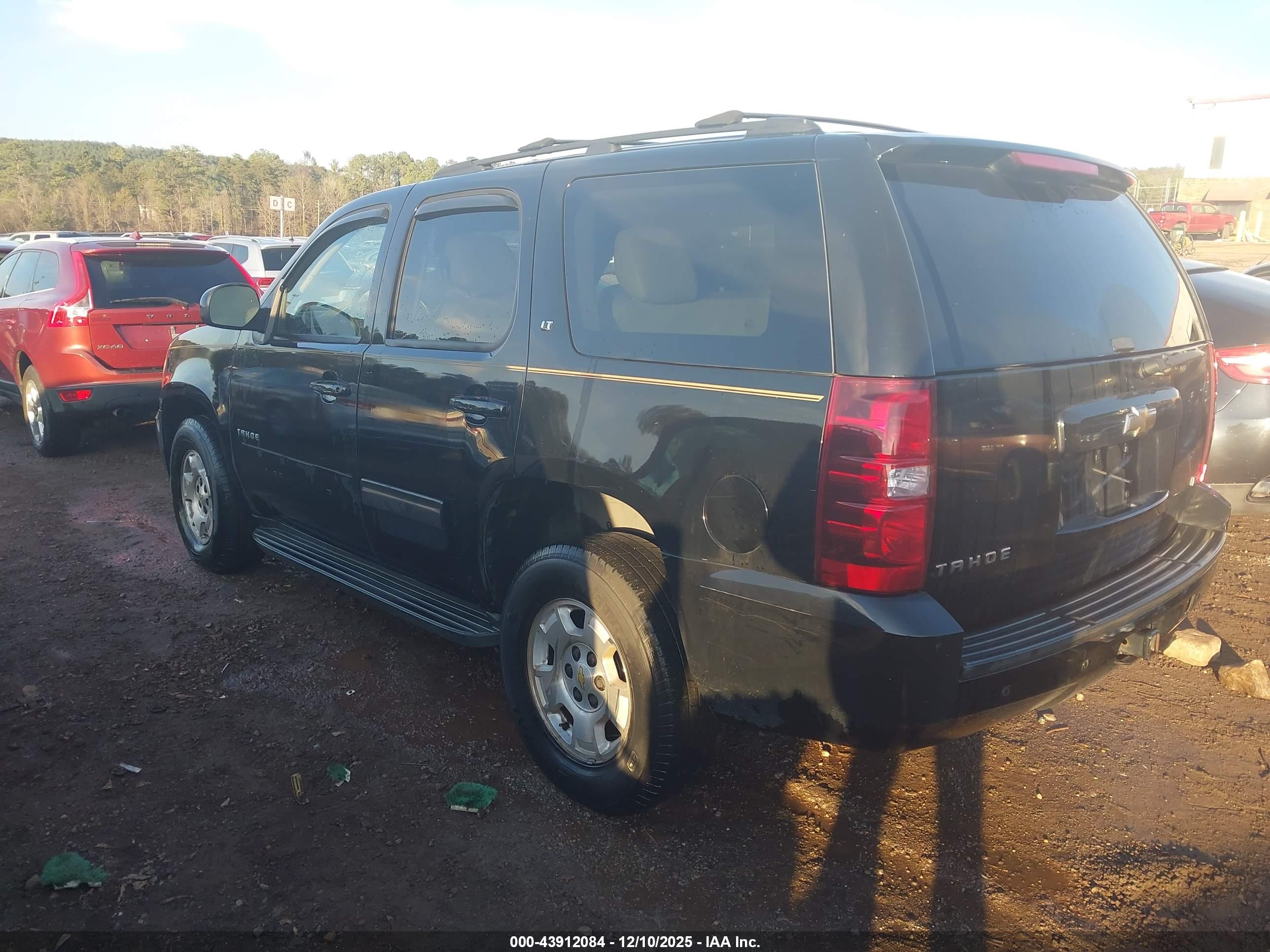 CHEVROLET TAHOE image 3