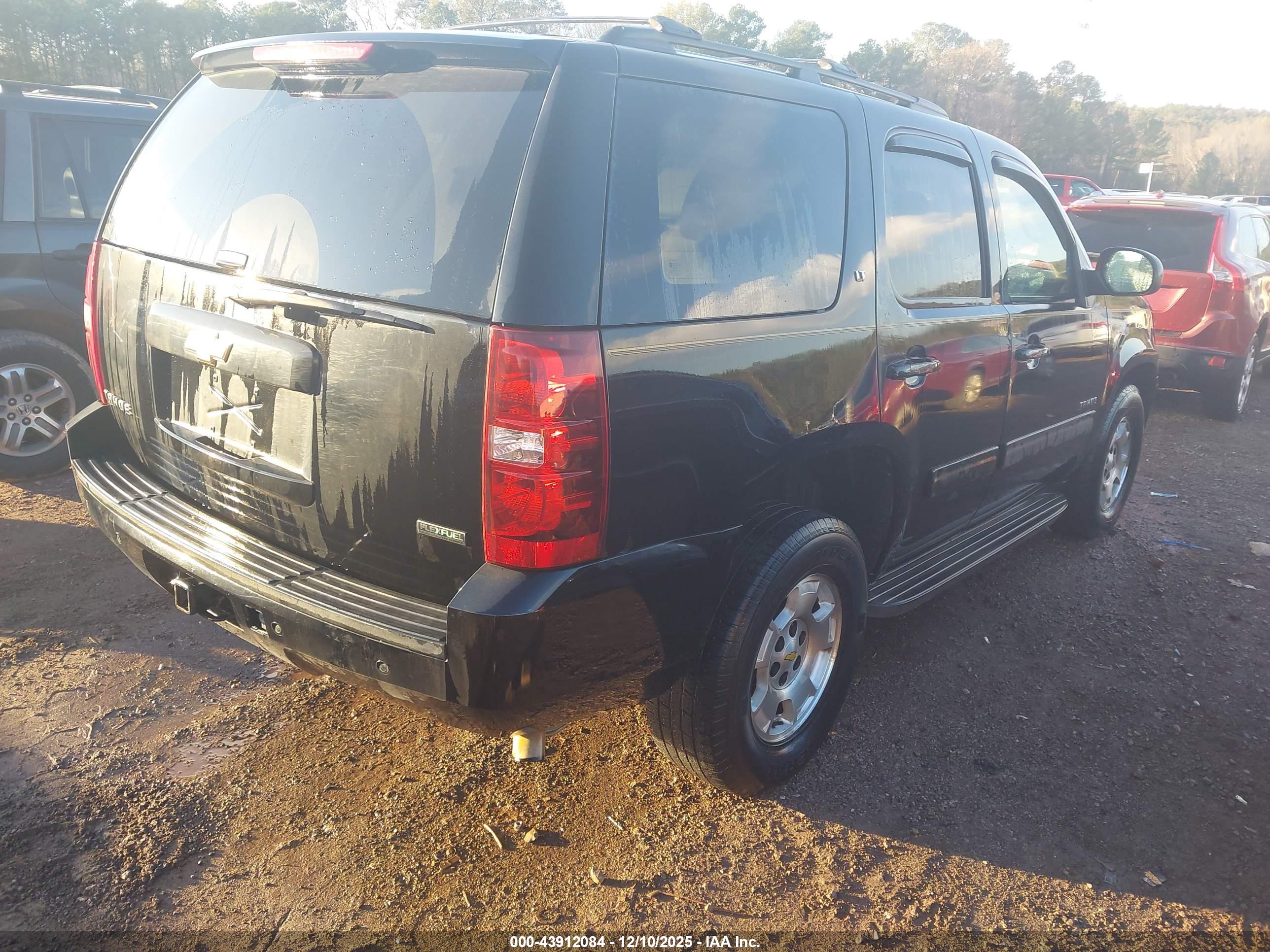 CHEVROLET TAHOE image 4