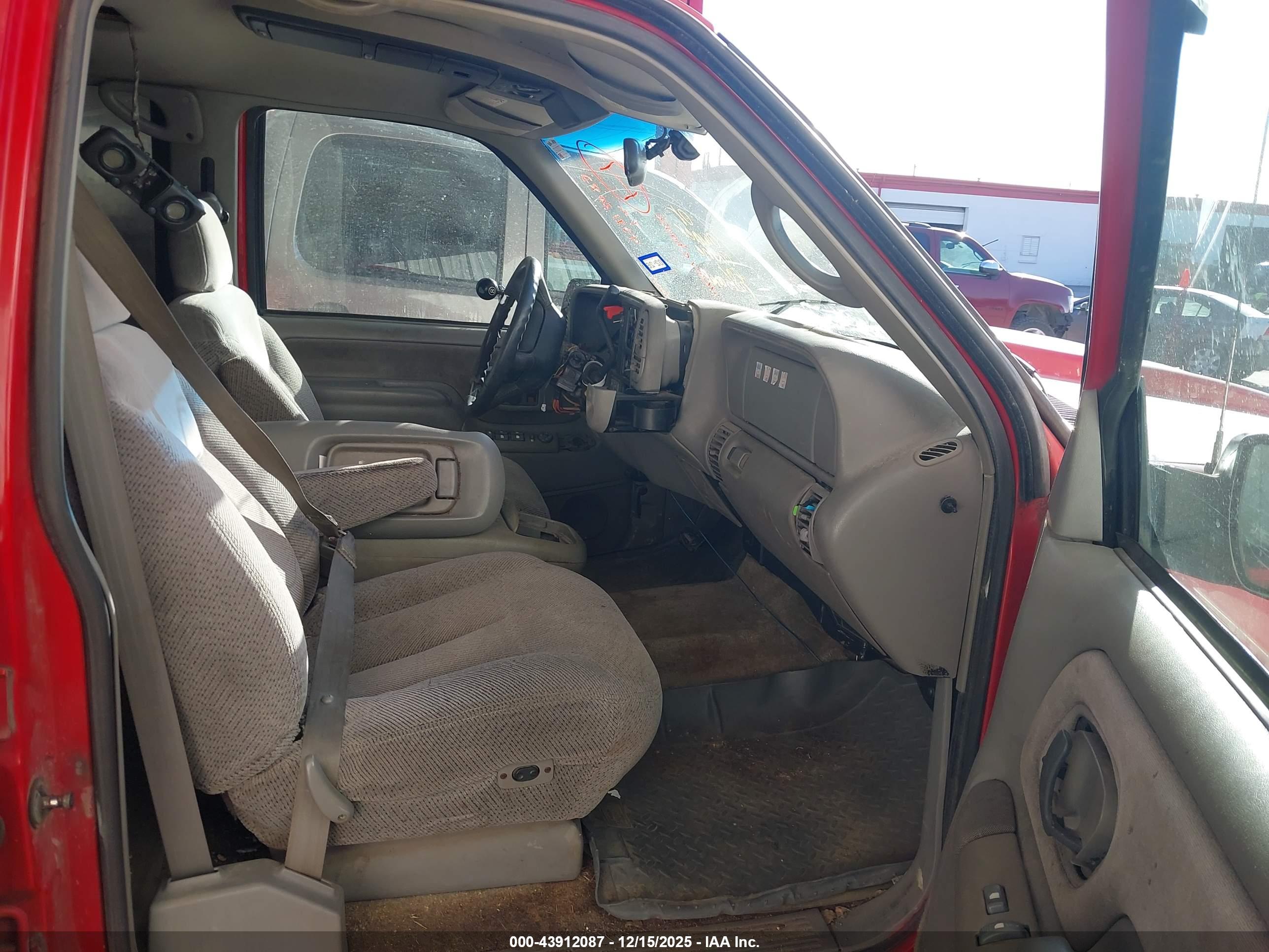 GMC YUKON image 5
