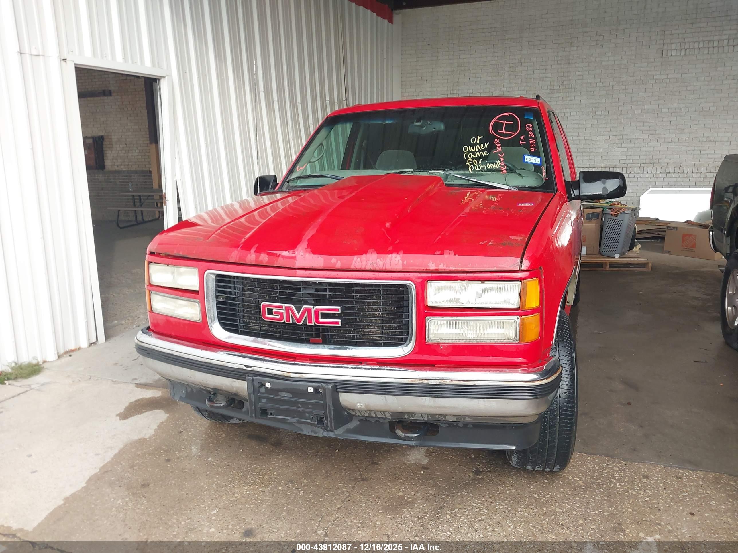 GMC YUKON image 6