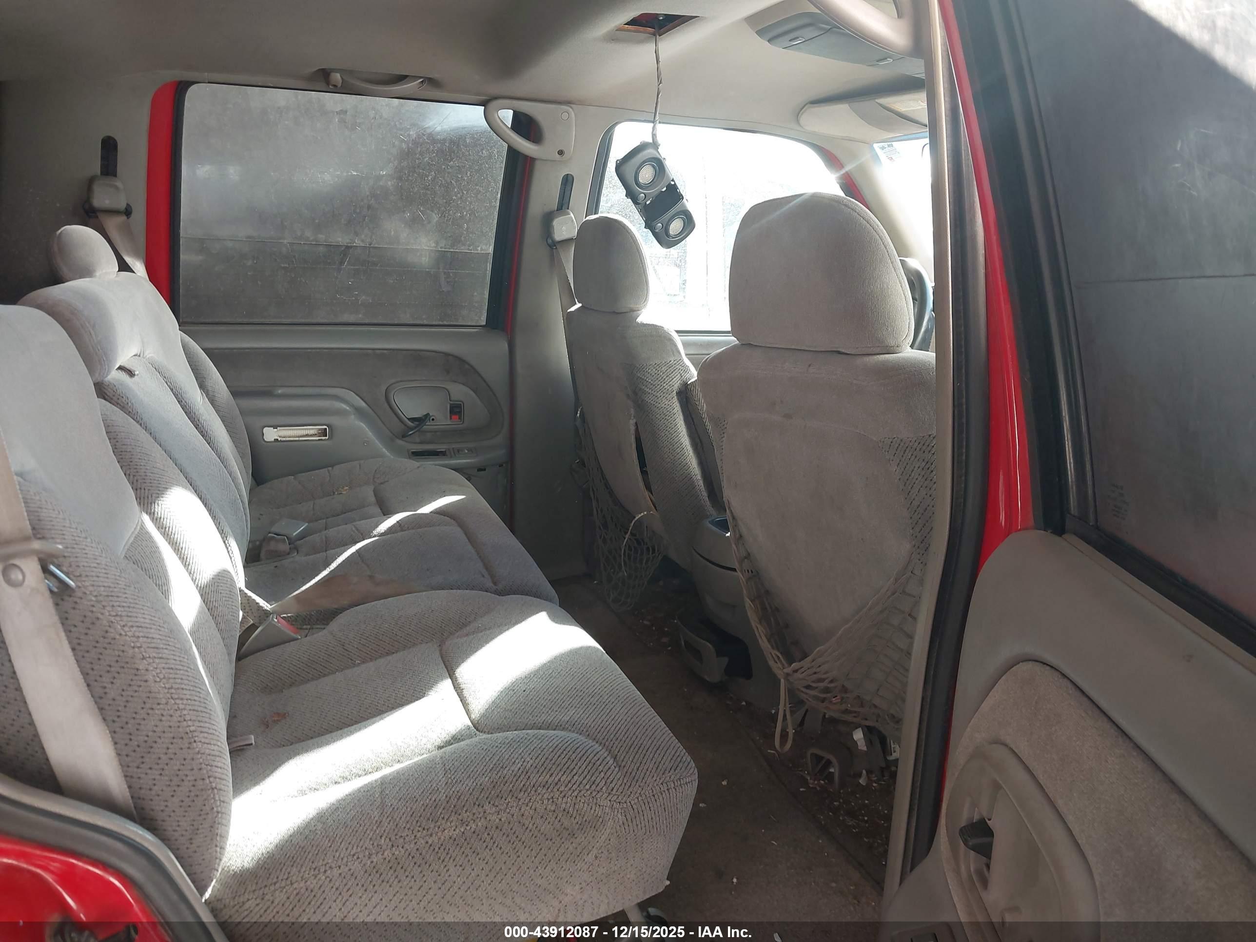 GMC YUKON image 8