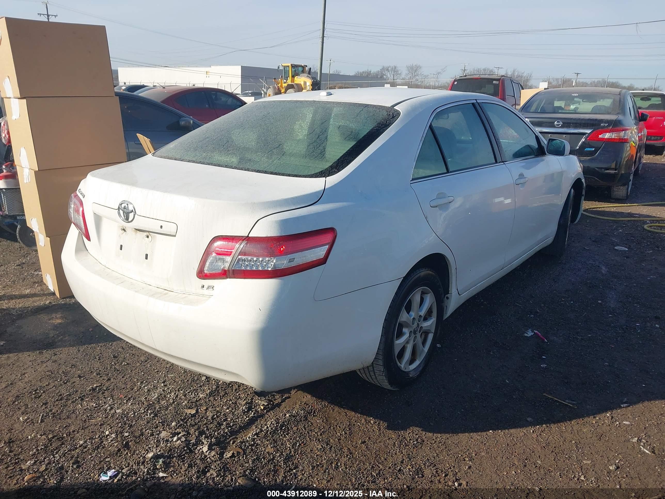 TOYOTA CAMRY image 4