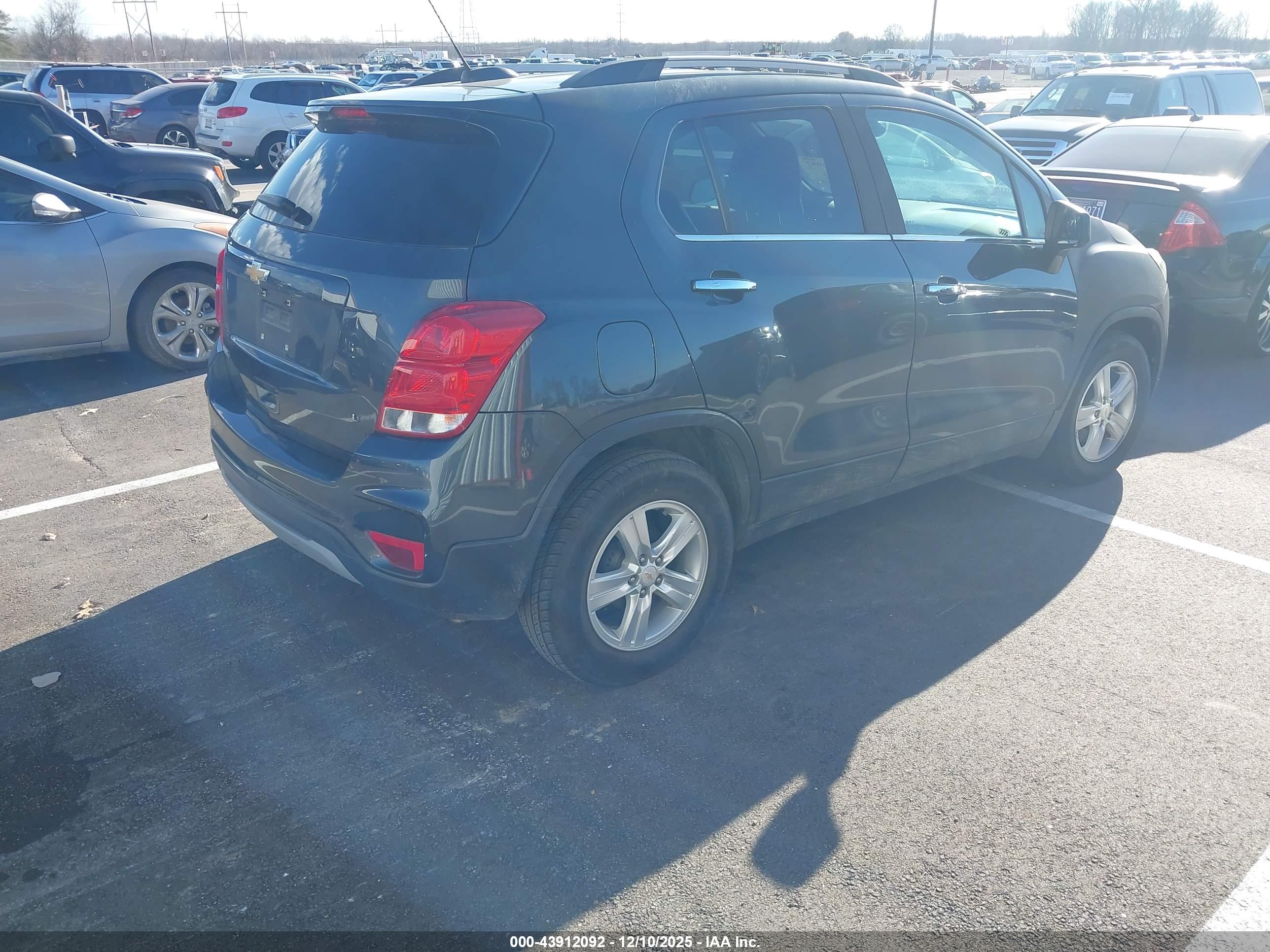 CHEVROLET TRAX image 4
