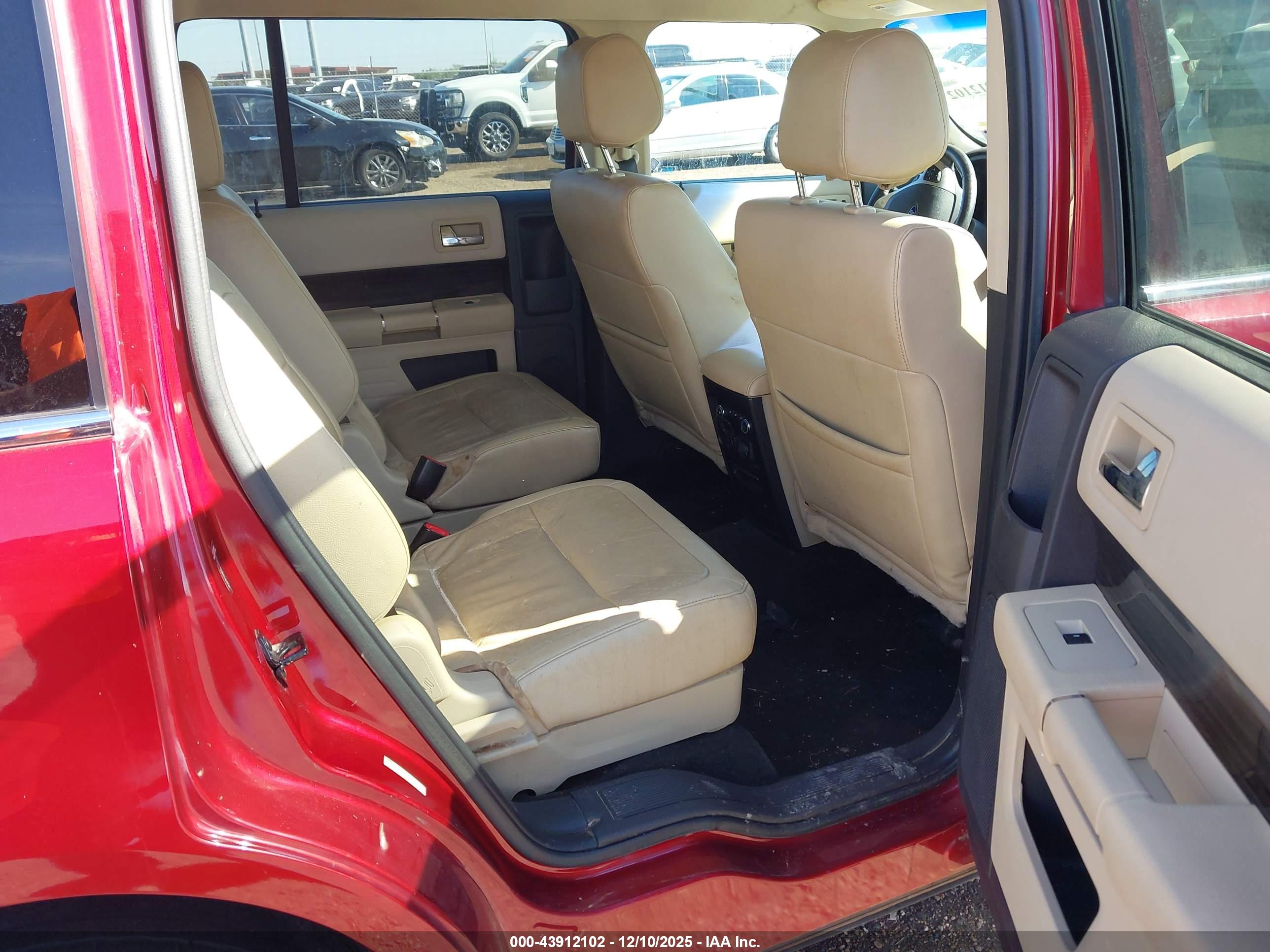 FORD FLEX image 8