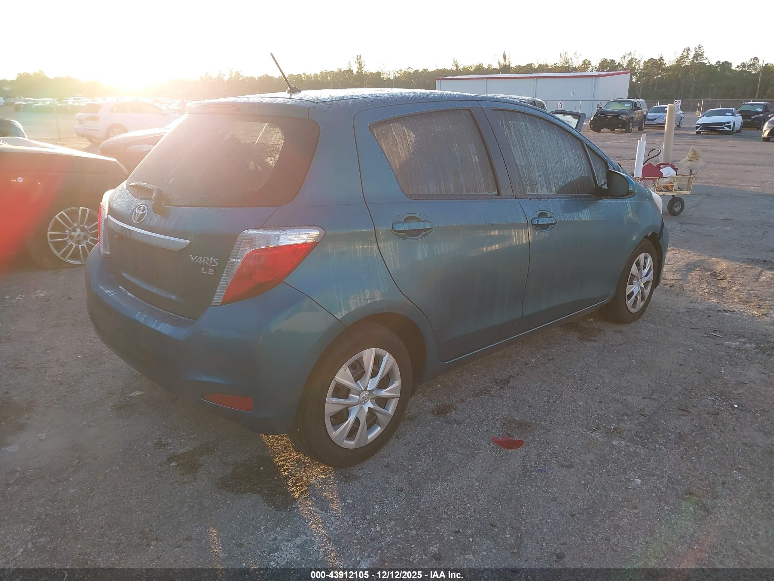 TOYOTA YARIS image 4