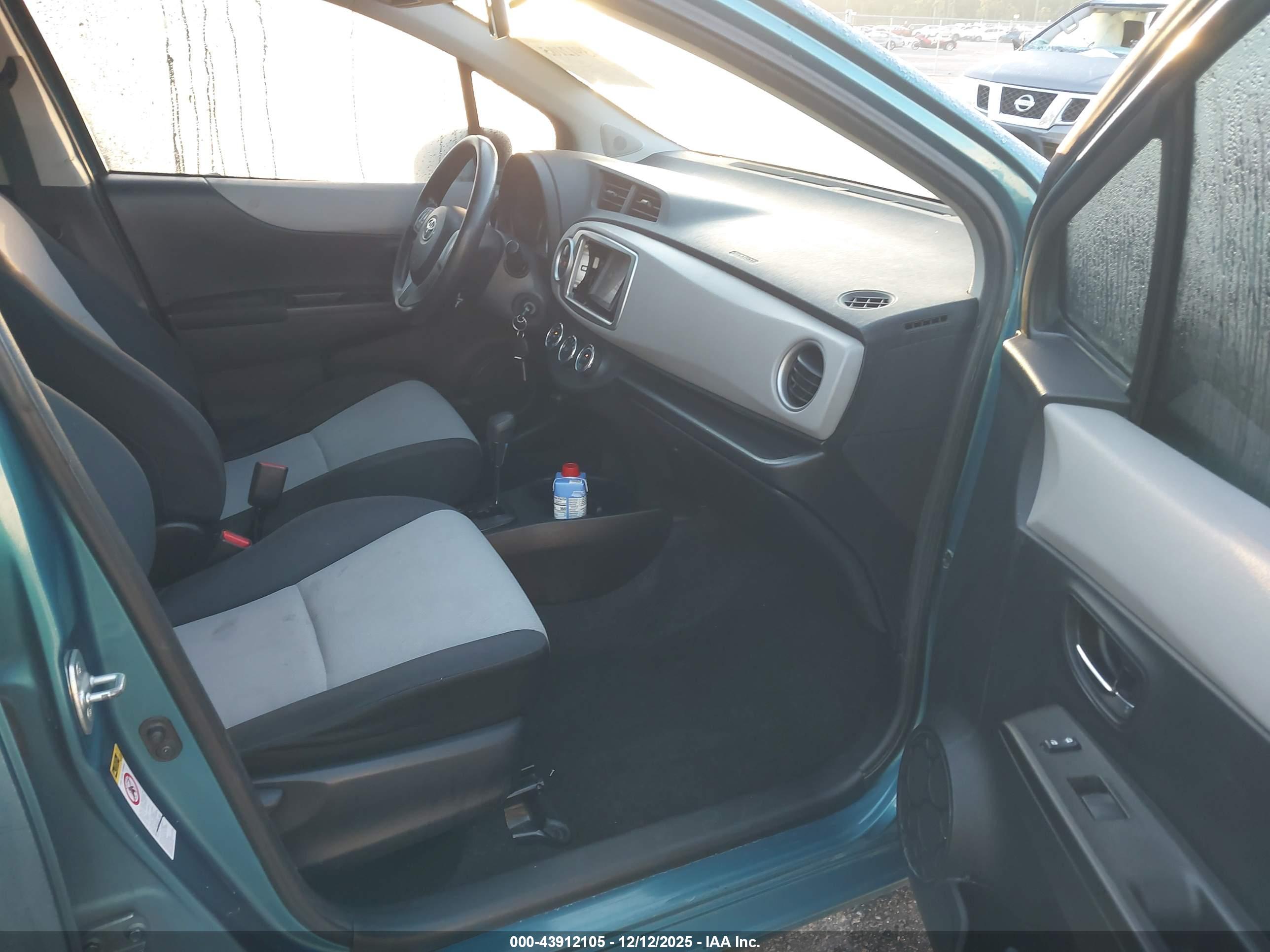 TOYOTA YARIS image 5