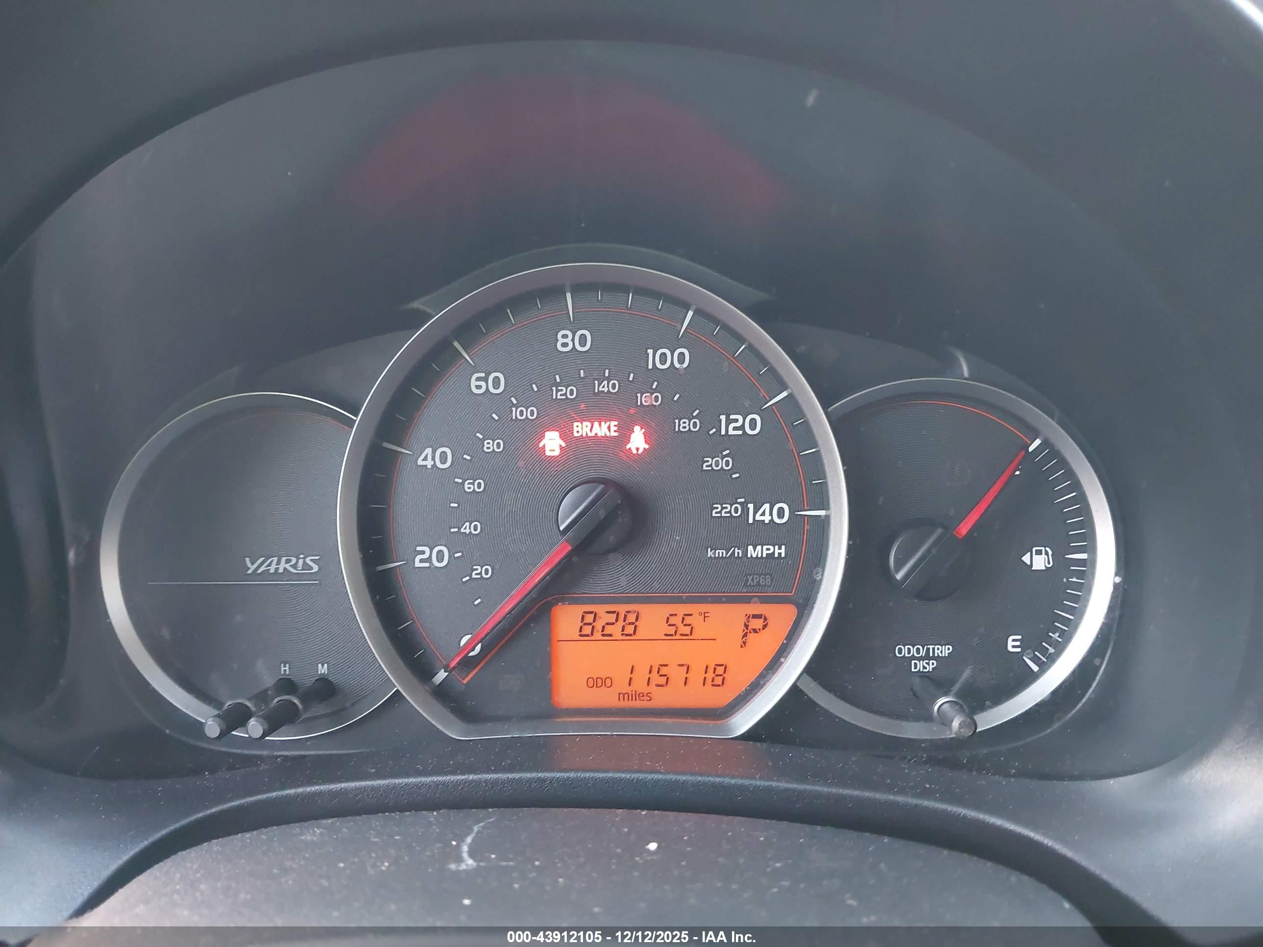 TOYOTA YARIS image 7