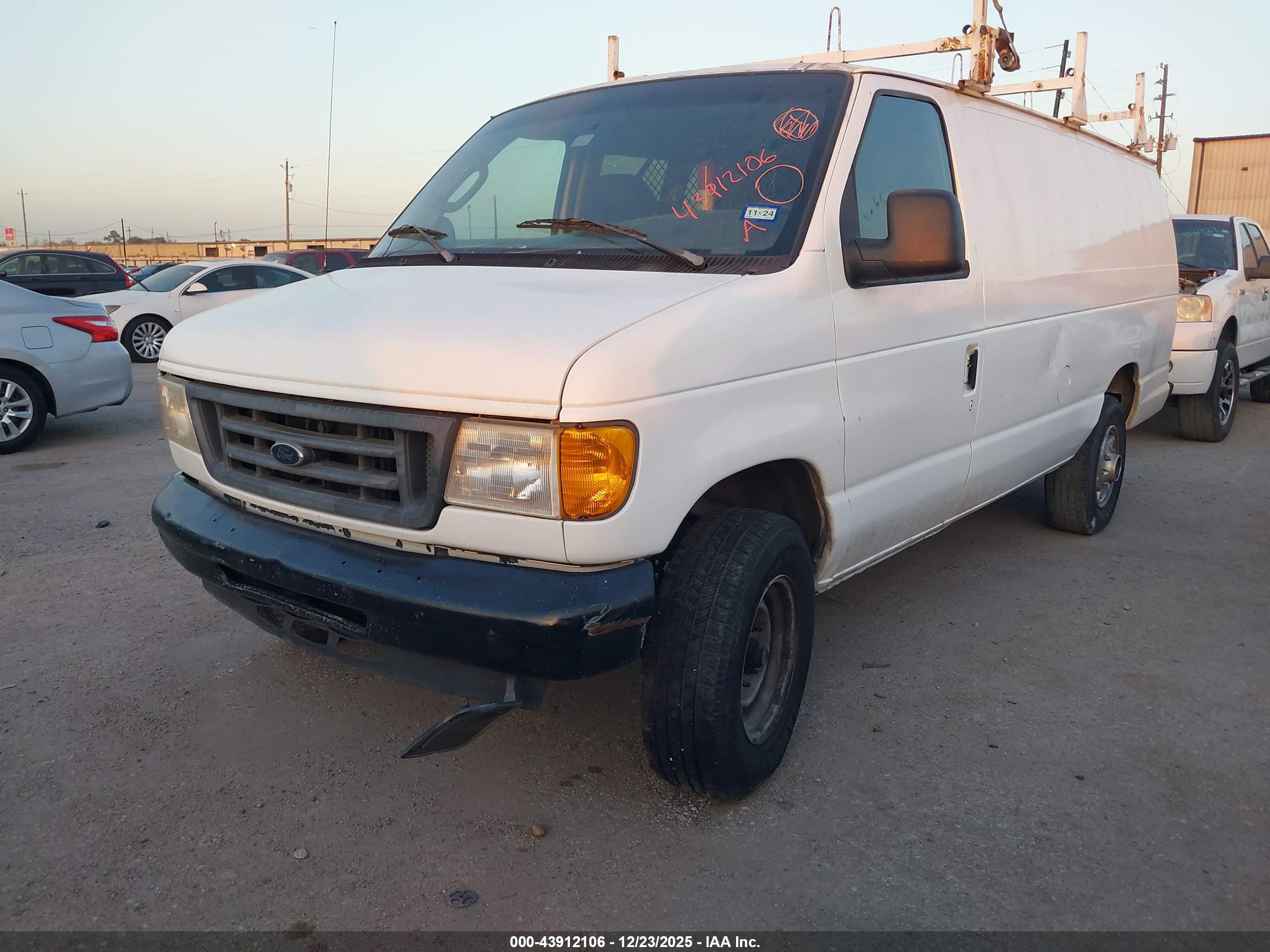 FORD E-250 image 2