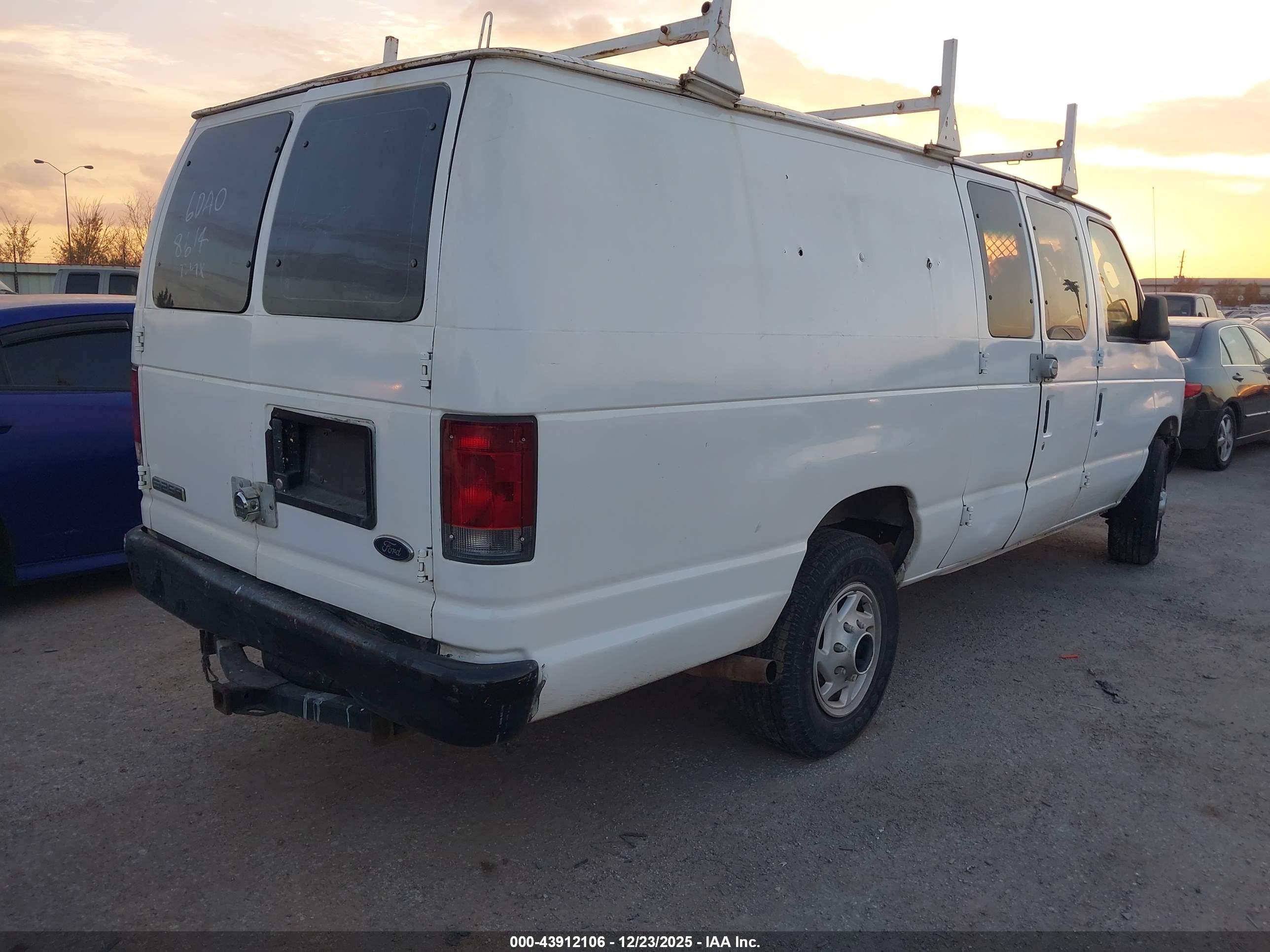 FORD E-250 image 4