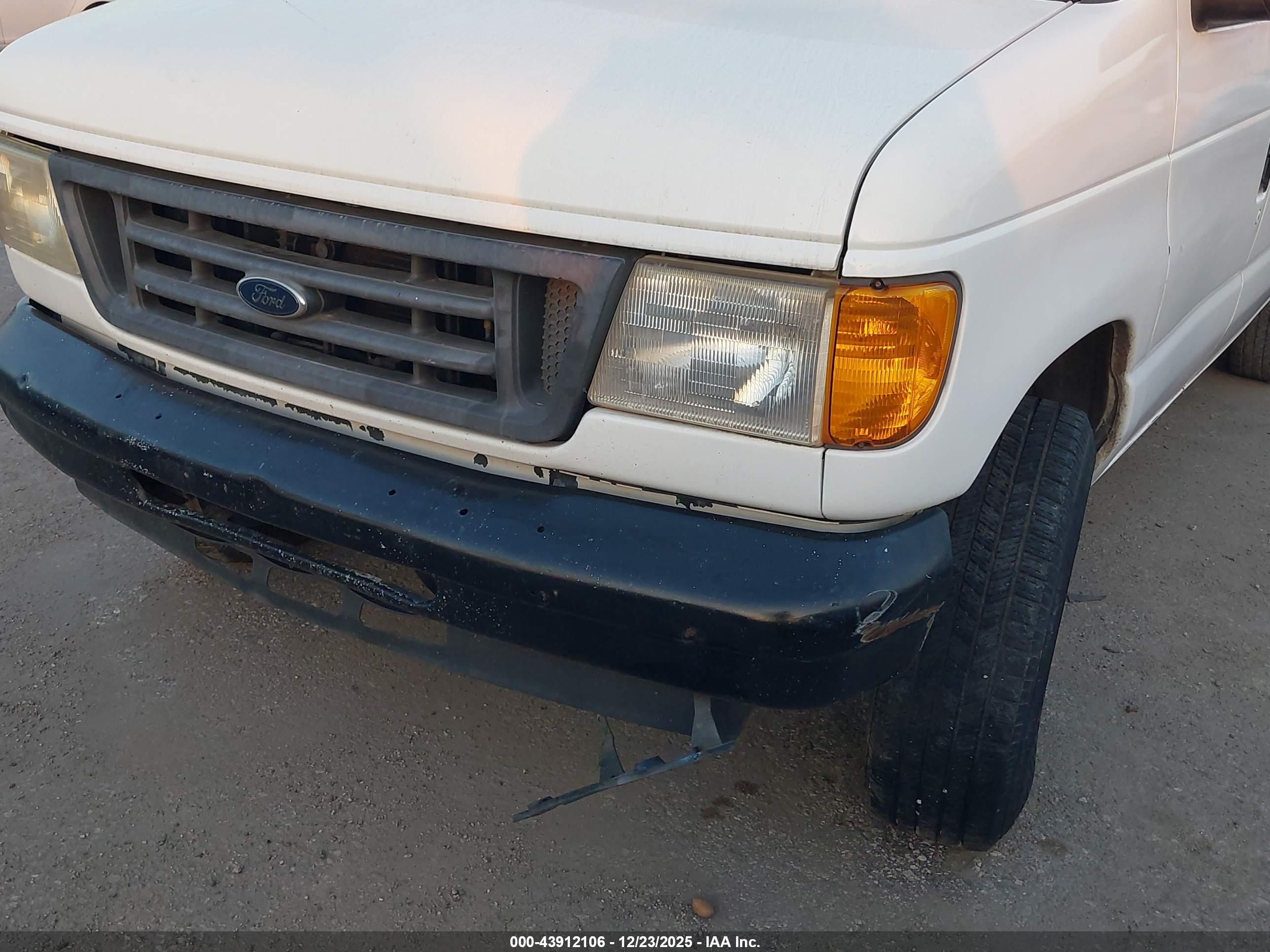FORD E-250 image 6
