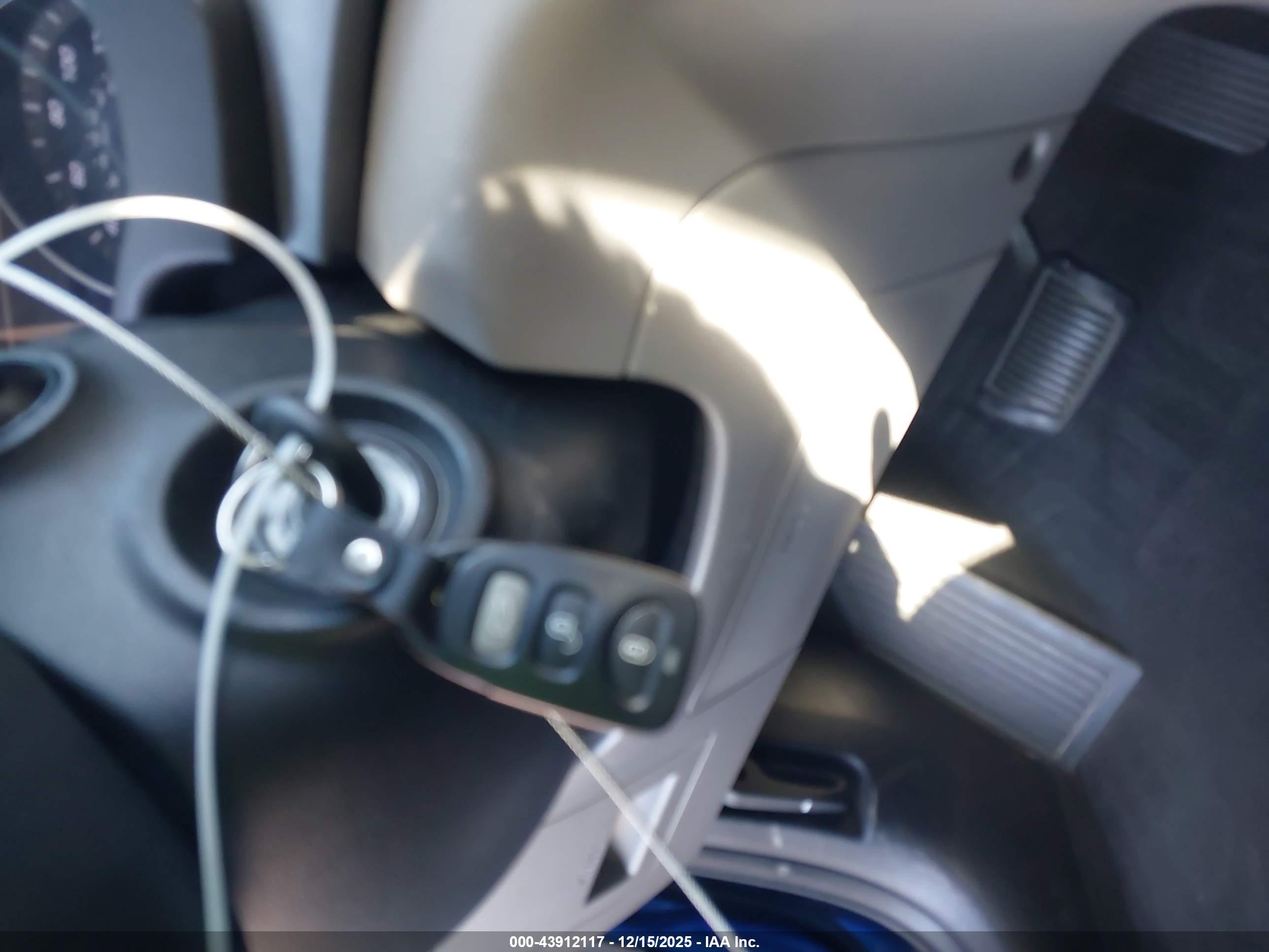 HYUNDAI ELANTRA image 11