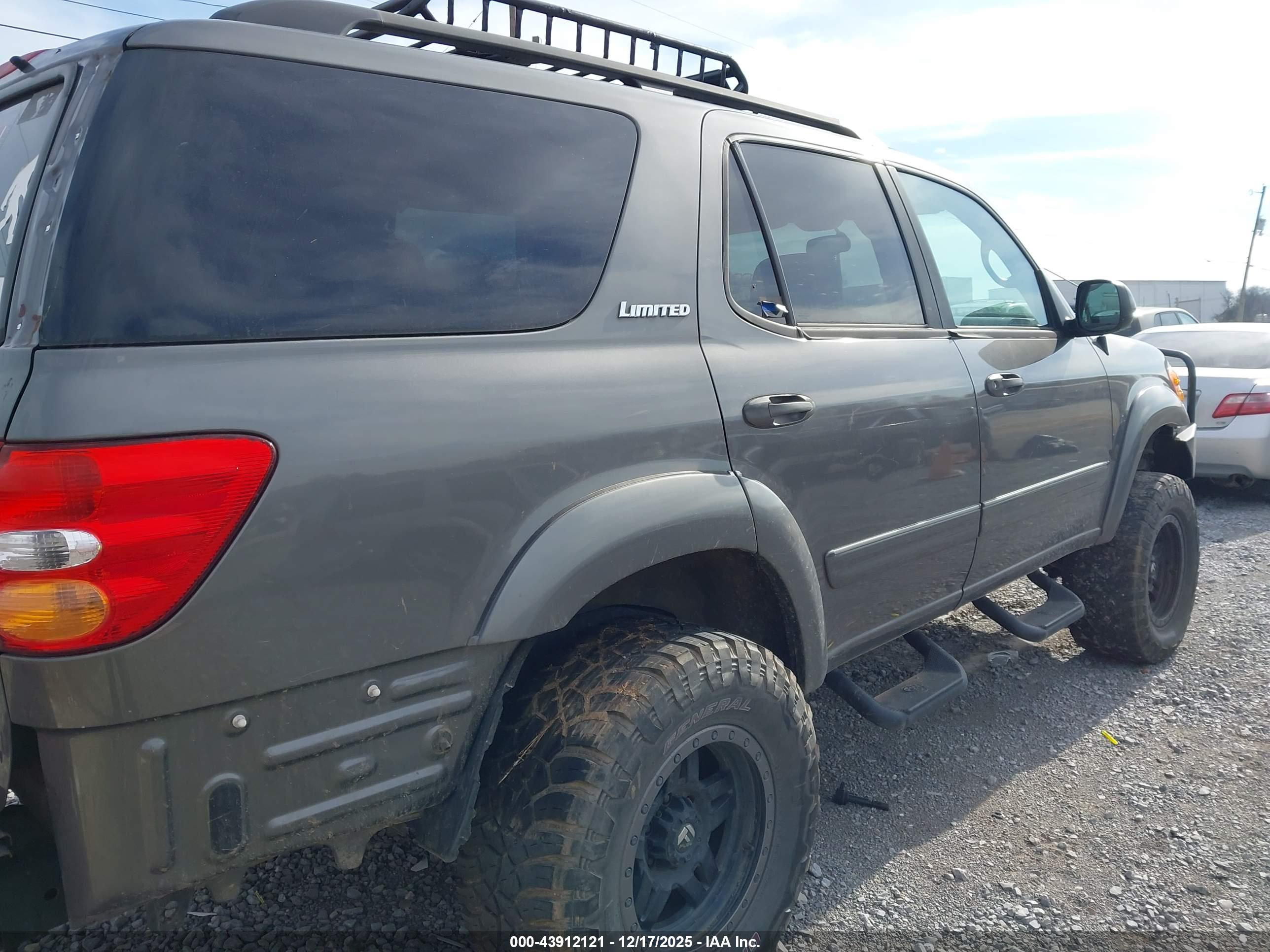 TOYOTA SEQUOIA image 4