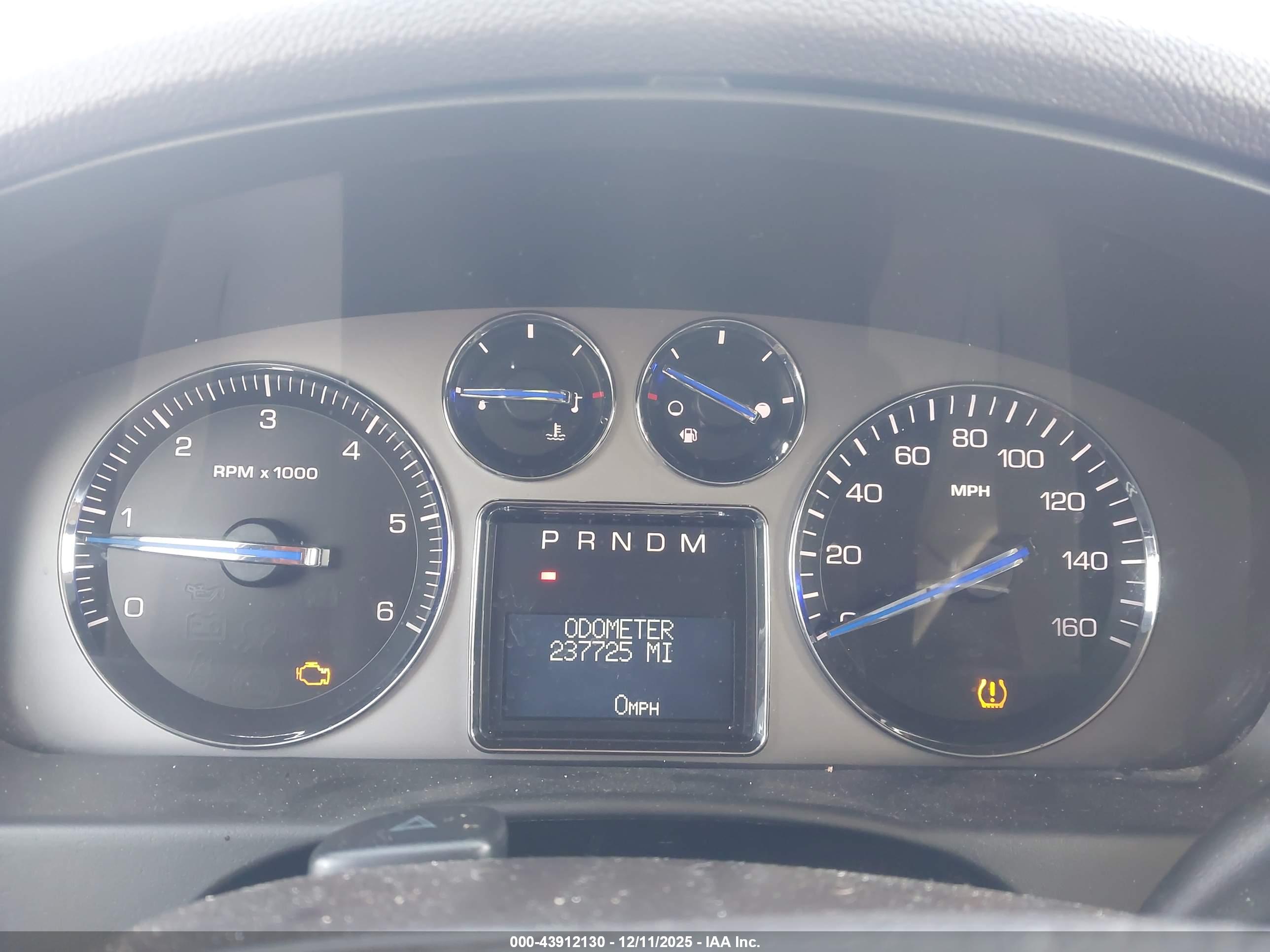 CADILLAC ESCALADE image 7