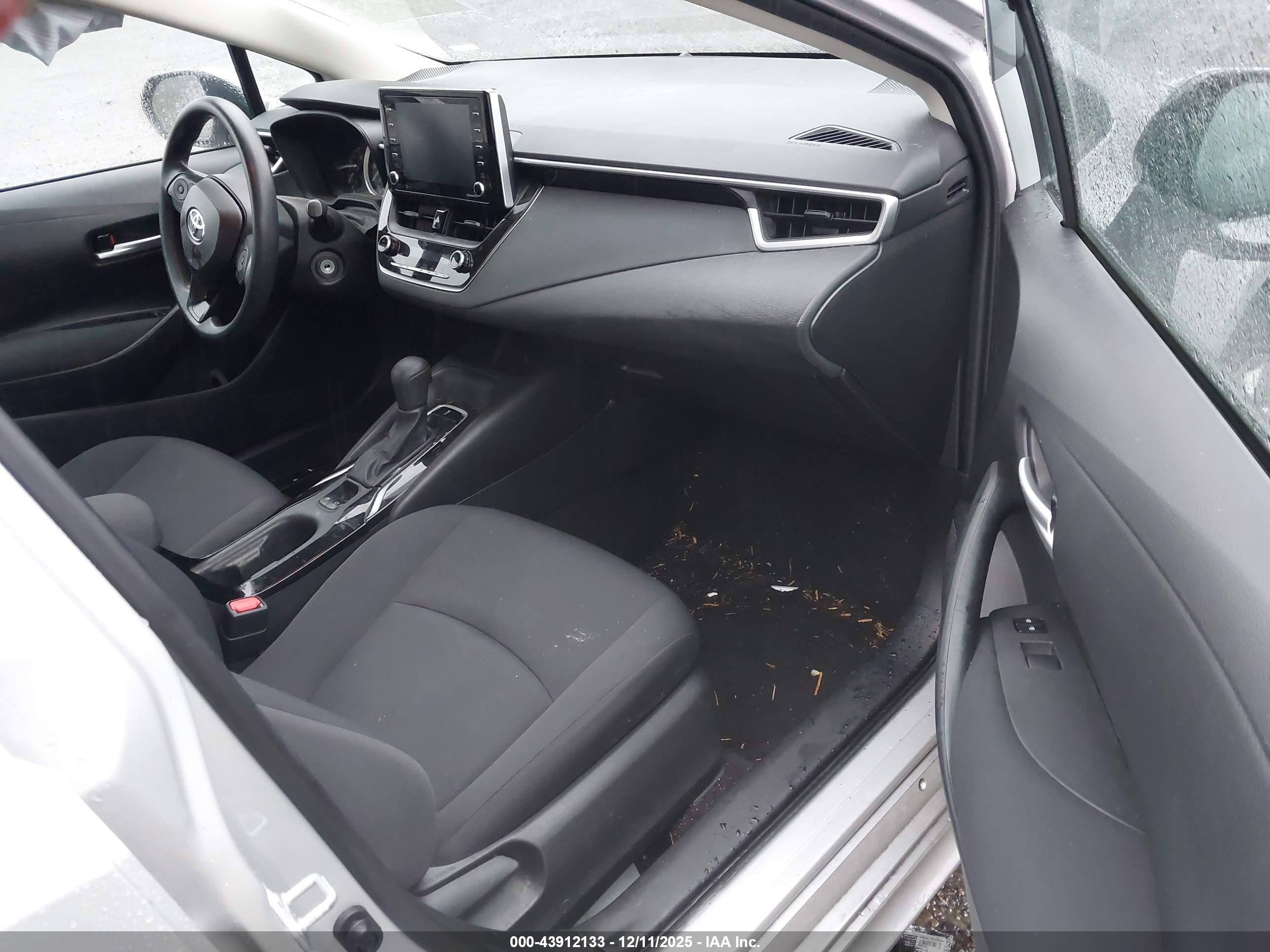 TOYOTA COROLLA image 5