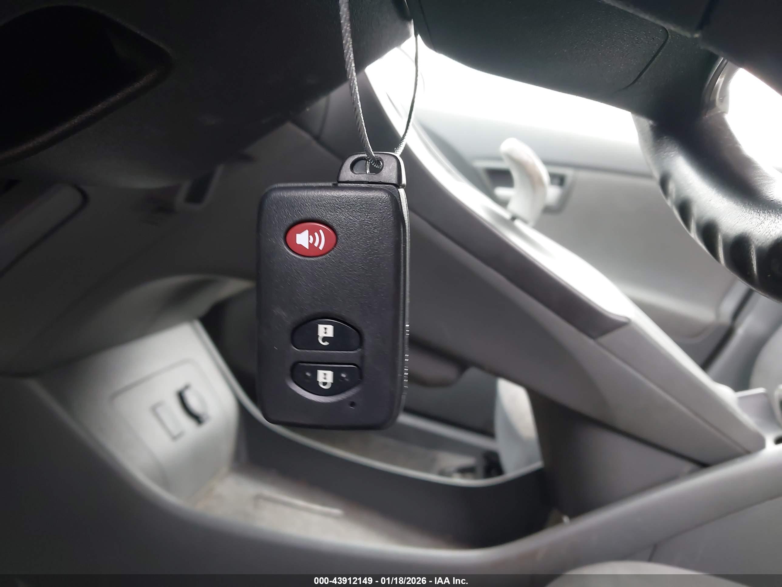 TOYOTA PRIUS image 11