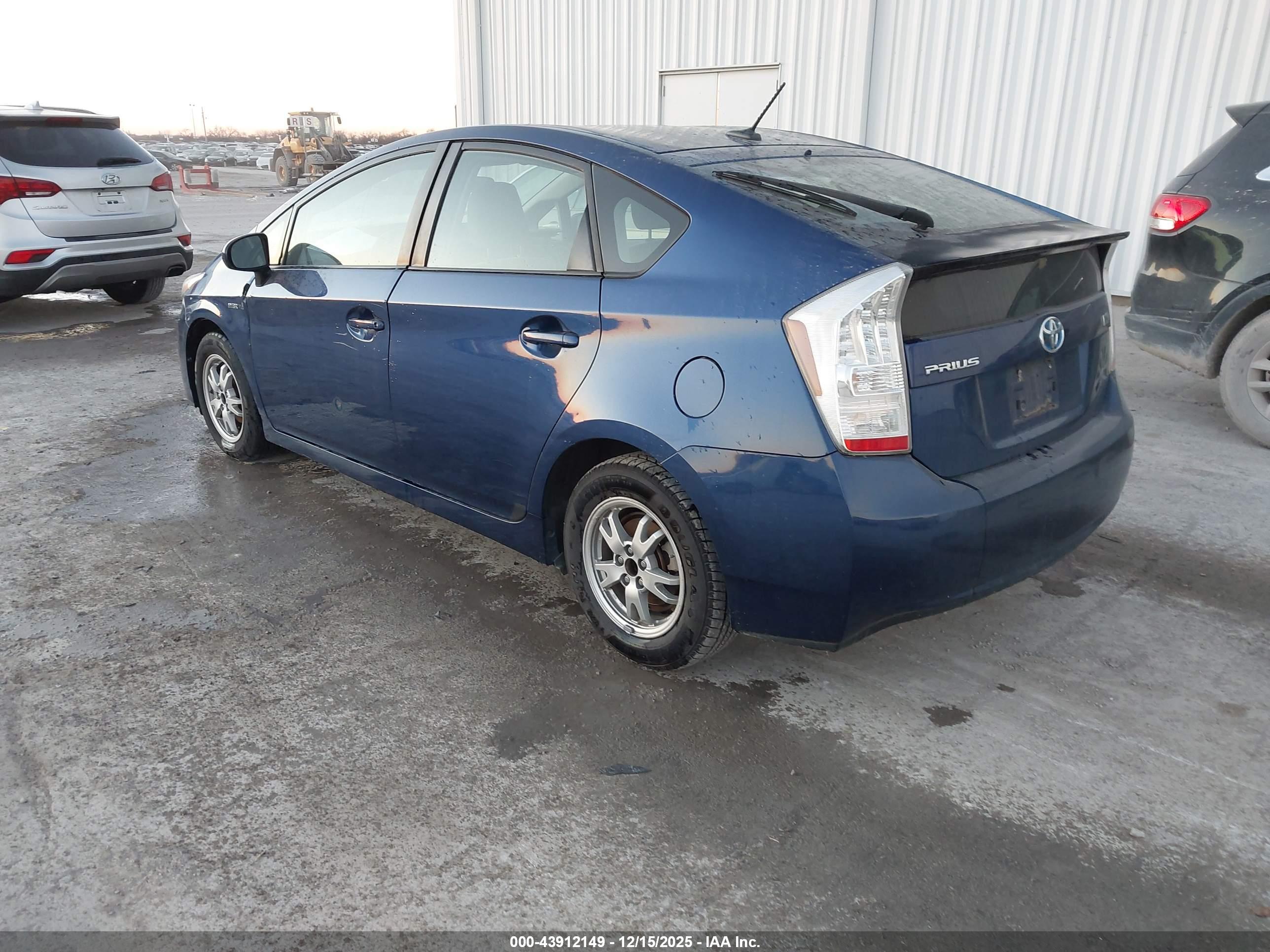 TOYOTA PRIUS image 3