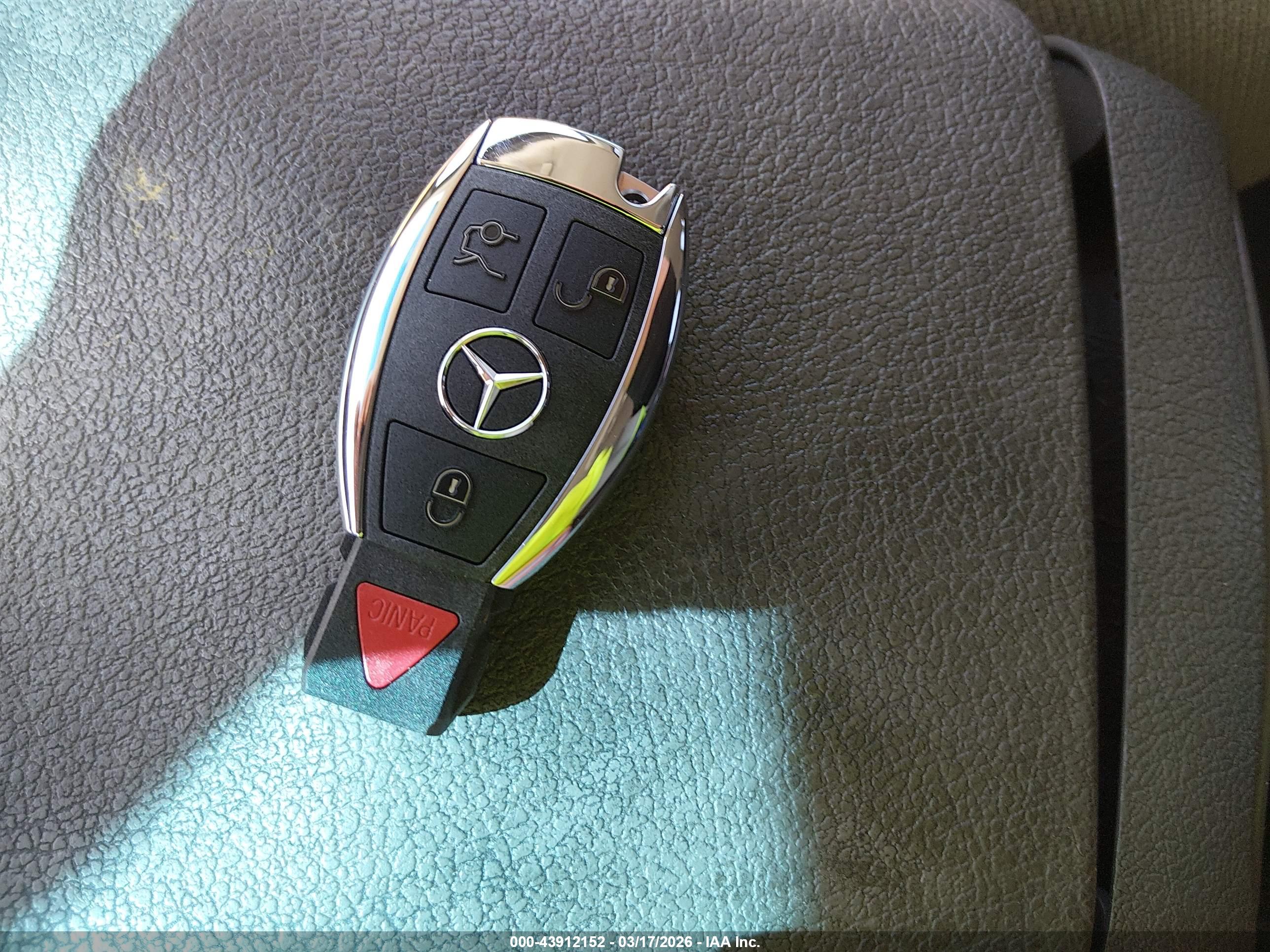 MERCEDES-BENZ E image 11