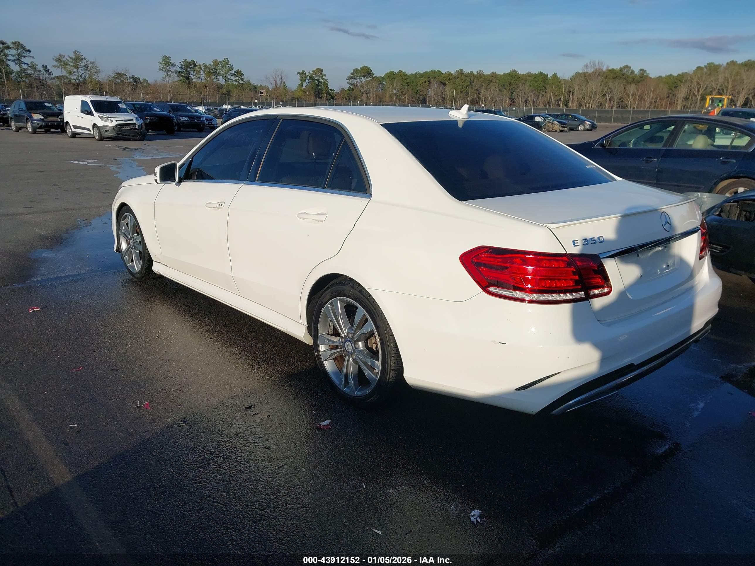 MERCEDES-BENZ E image 3