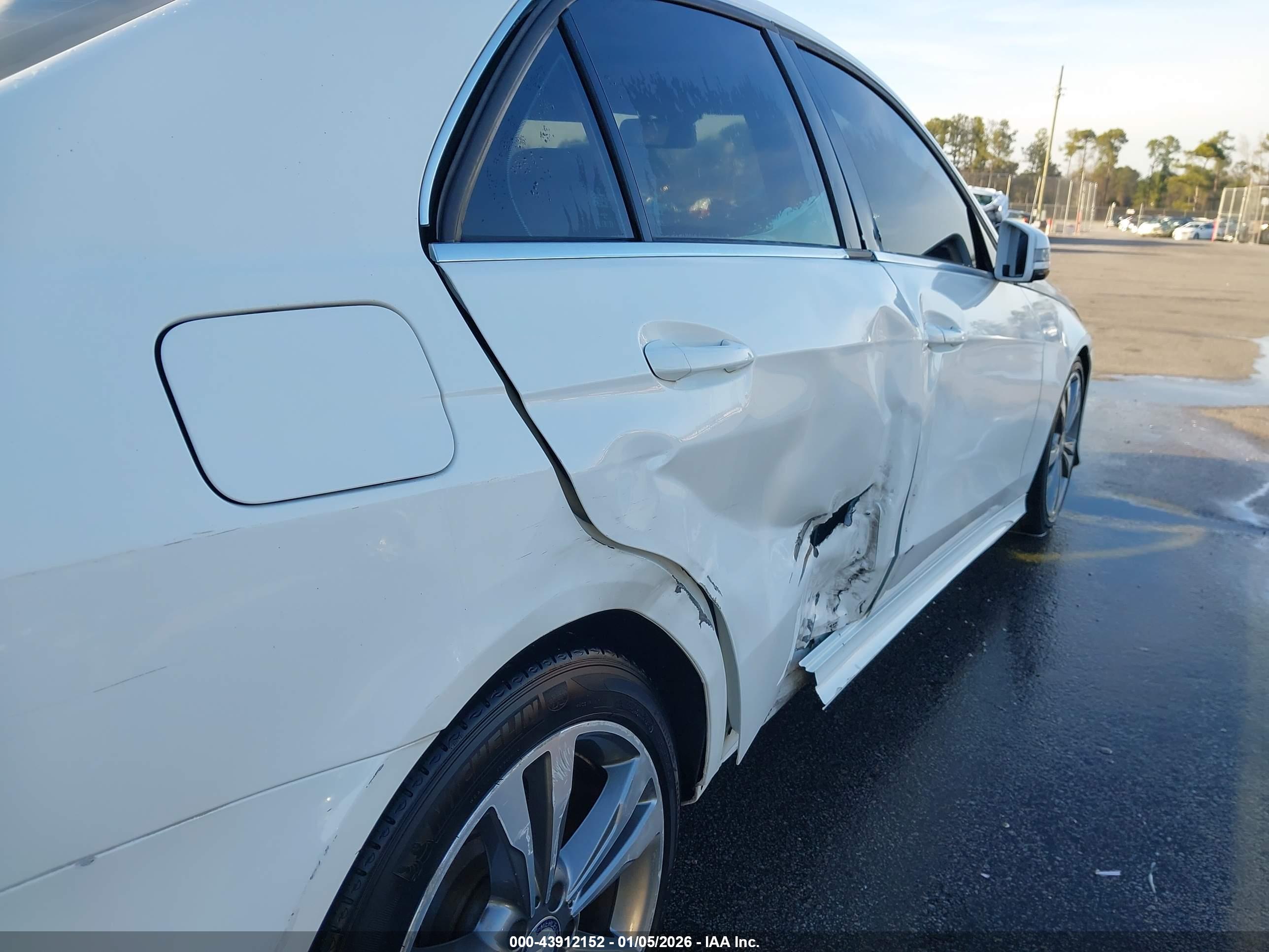MERCEDES-BENZ E image 6