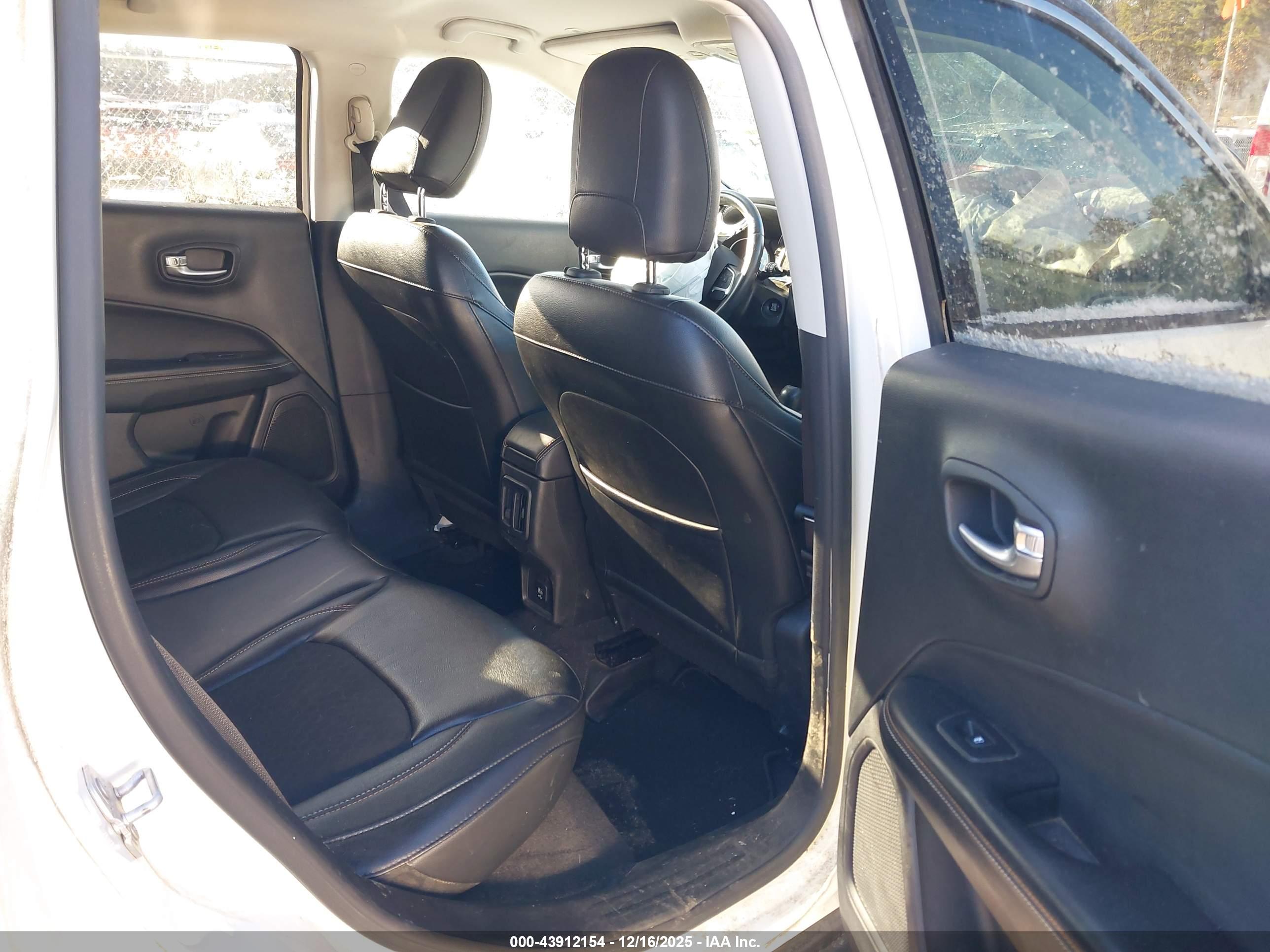 JEEP COMPASS image 8