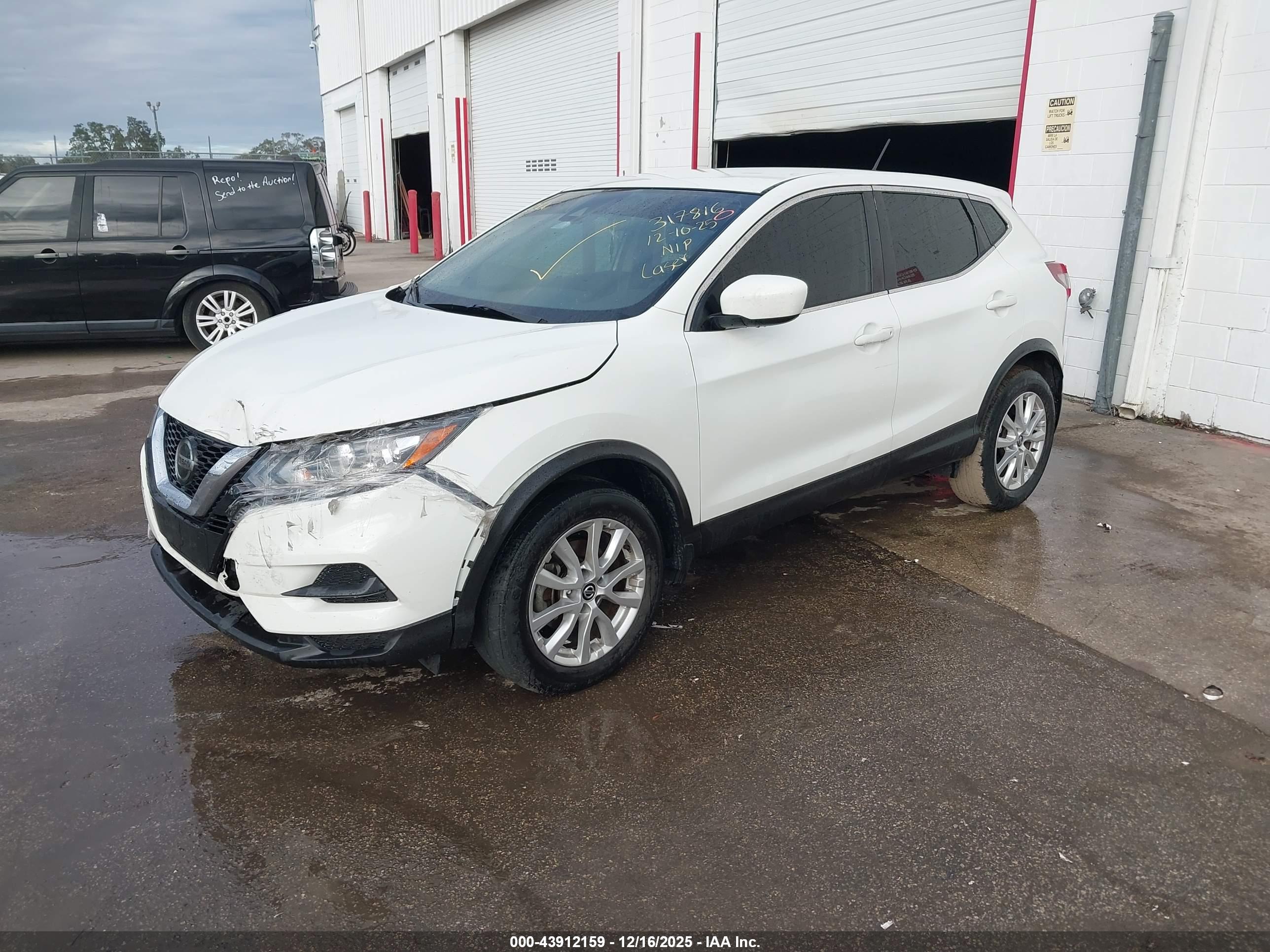NISSAN ROGUE image 2