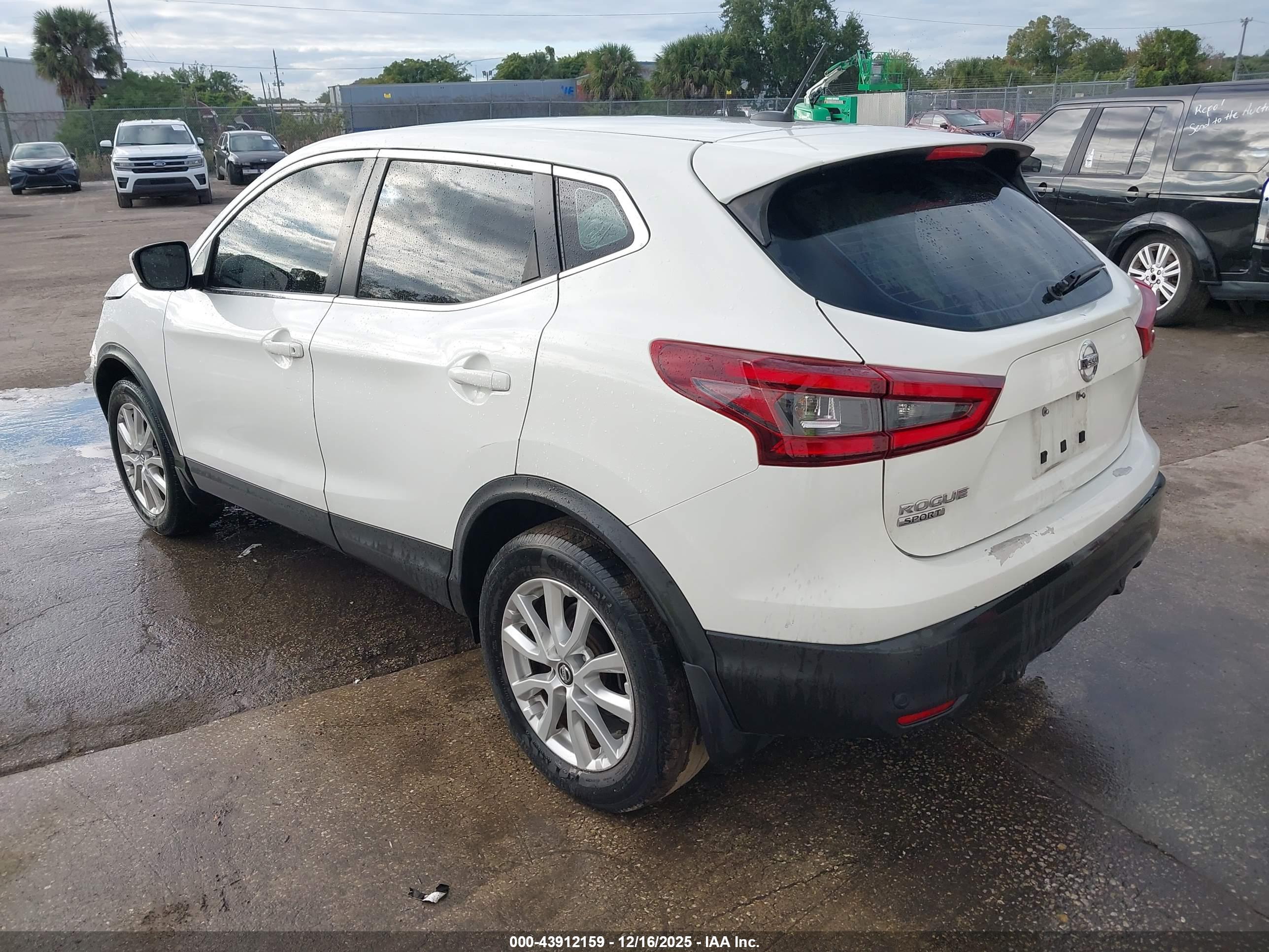 NISSAN ROGUE image 3