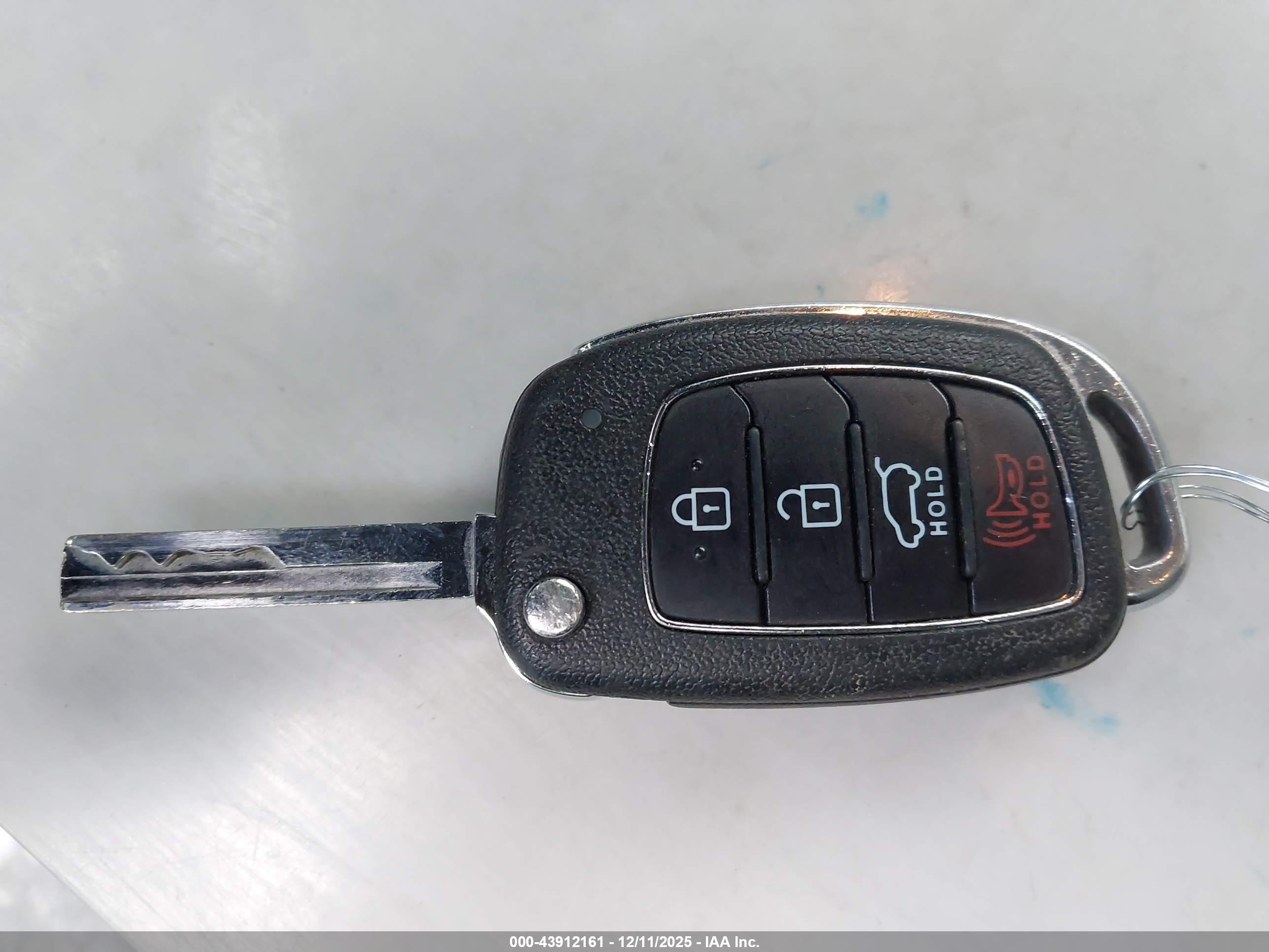 HYUNDAI SANTA image 11
