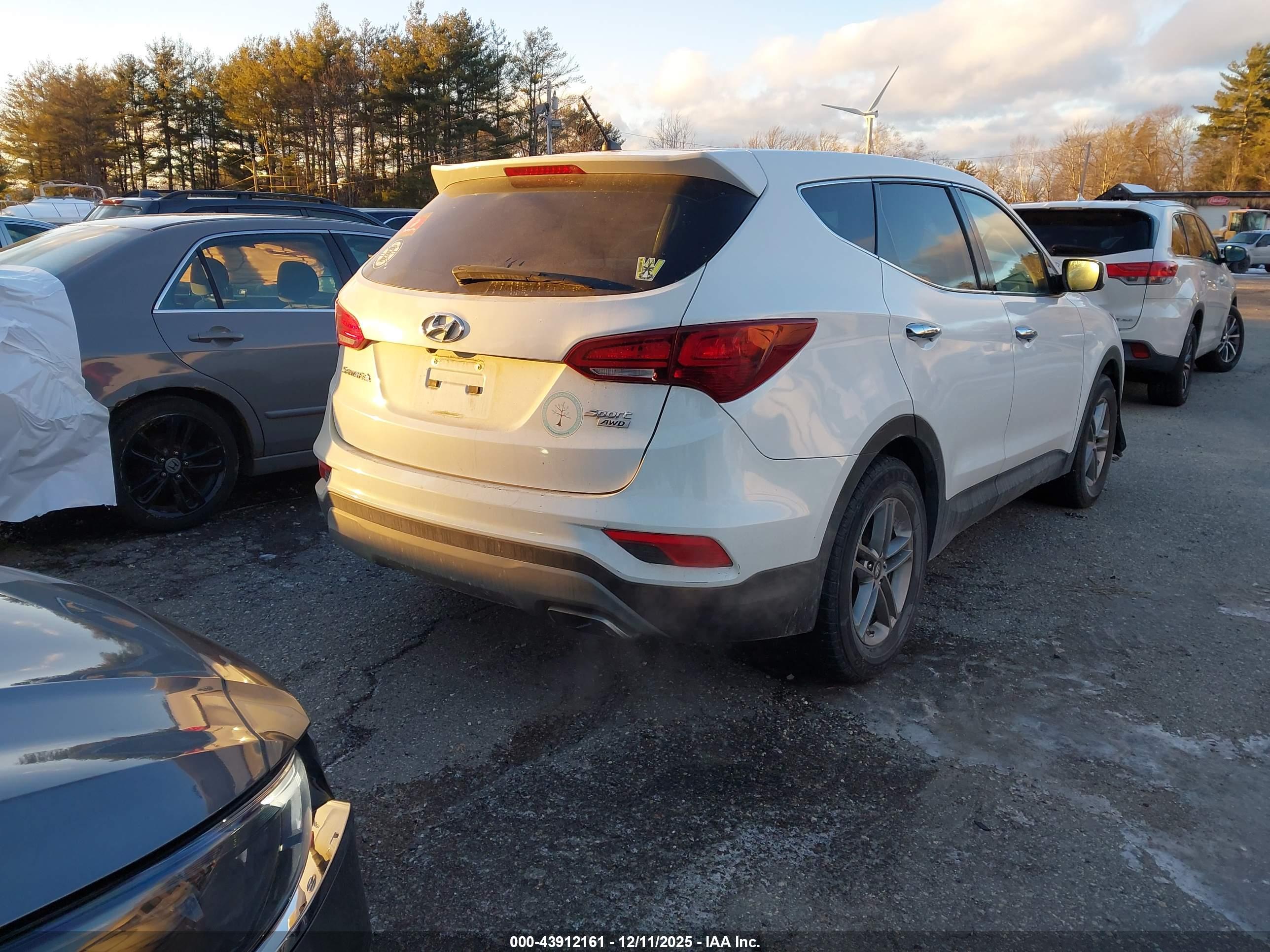 HYUNDAI SANTA image 4