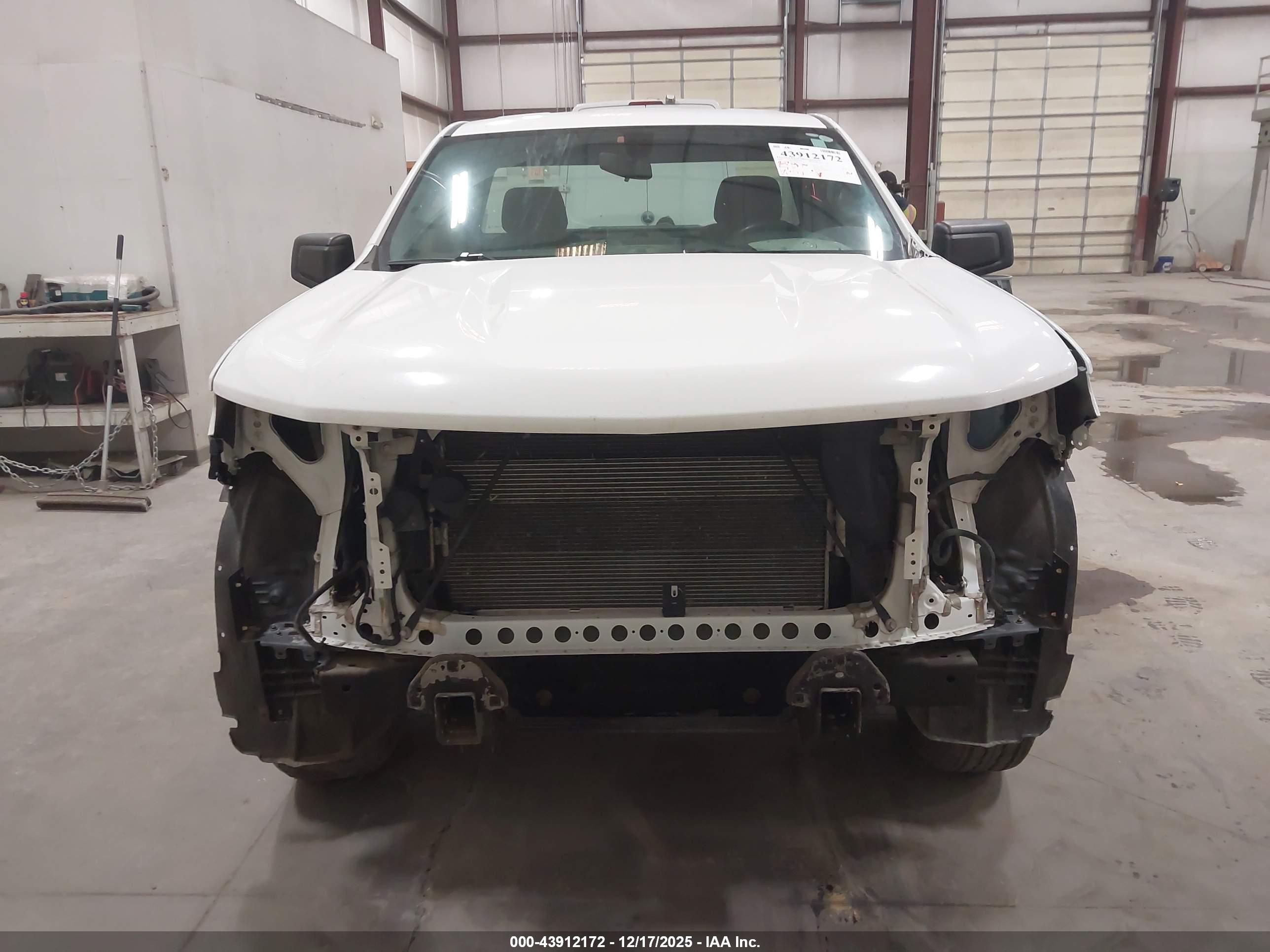 CHEVROLET SILVERADO image 6