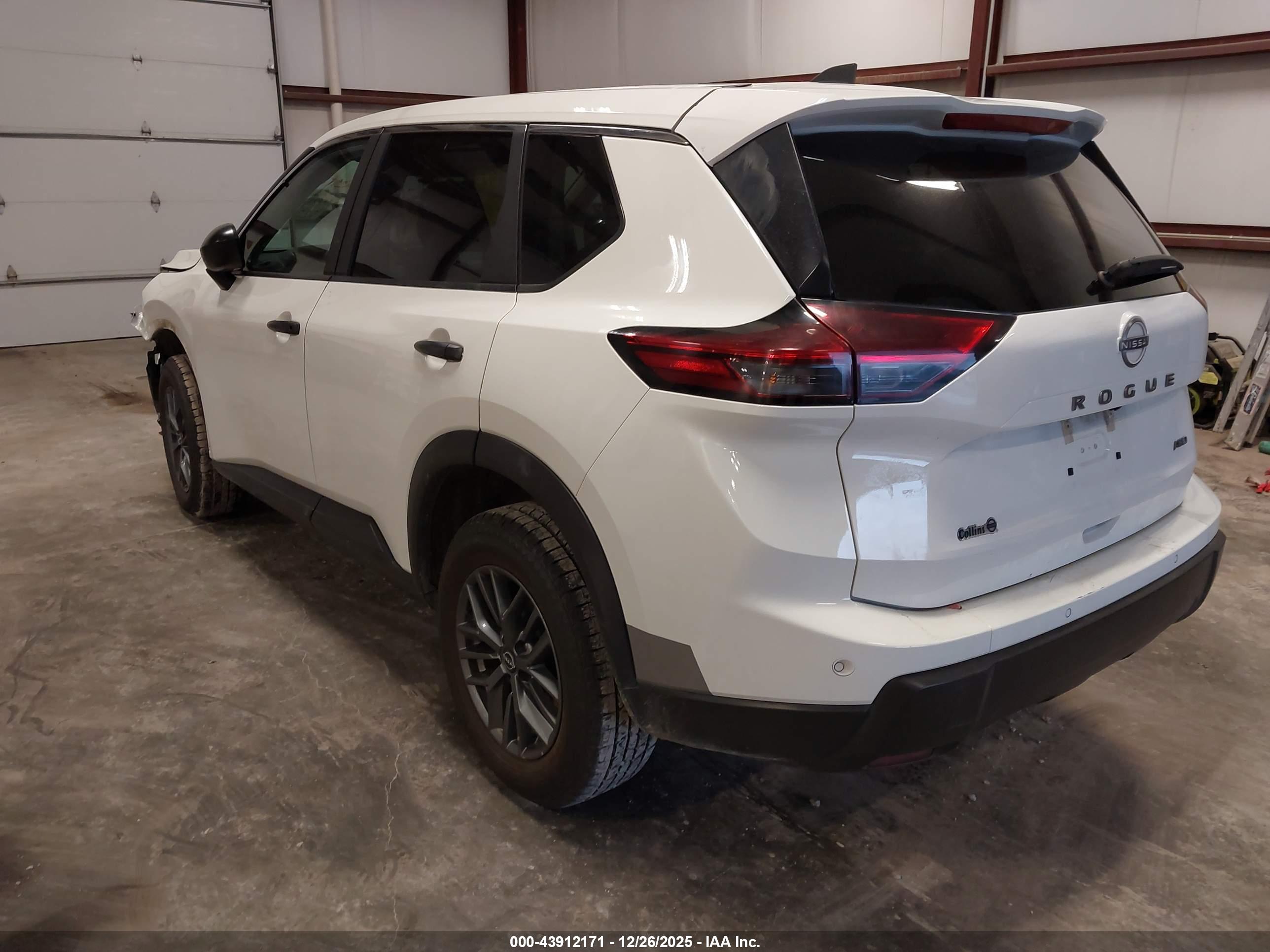 NISSAN ROGUE image 3