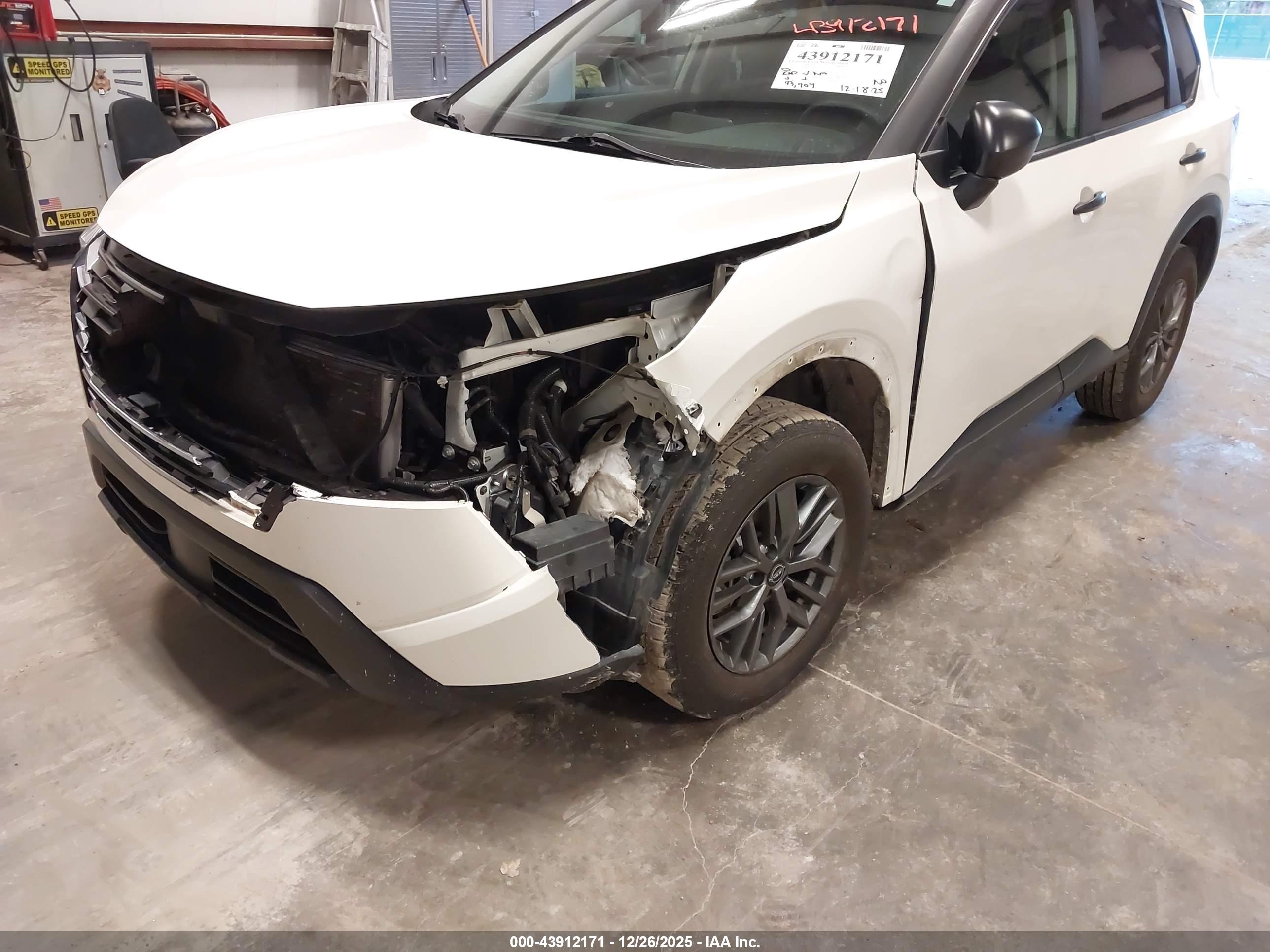 NISSAN ROGUE image 6